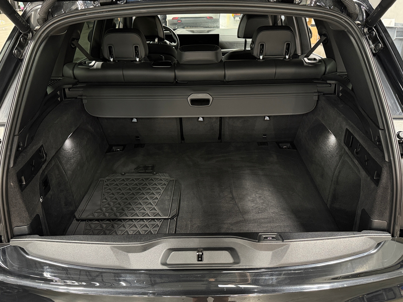 Thumbnail: 2026 BMW X5 - 6
