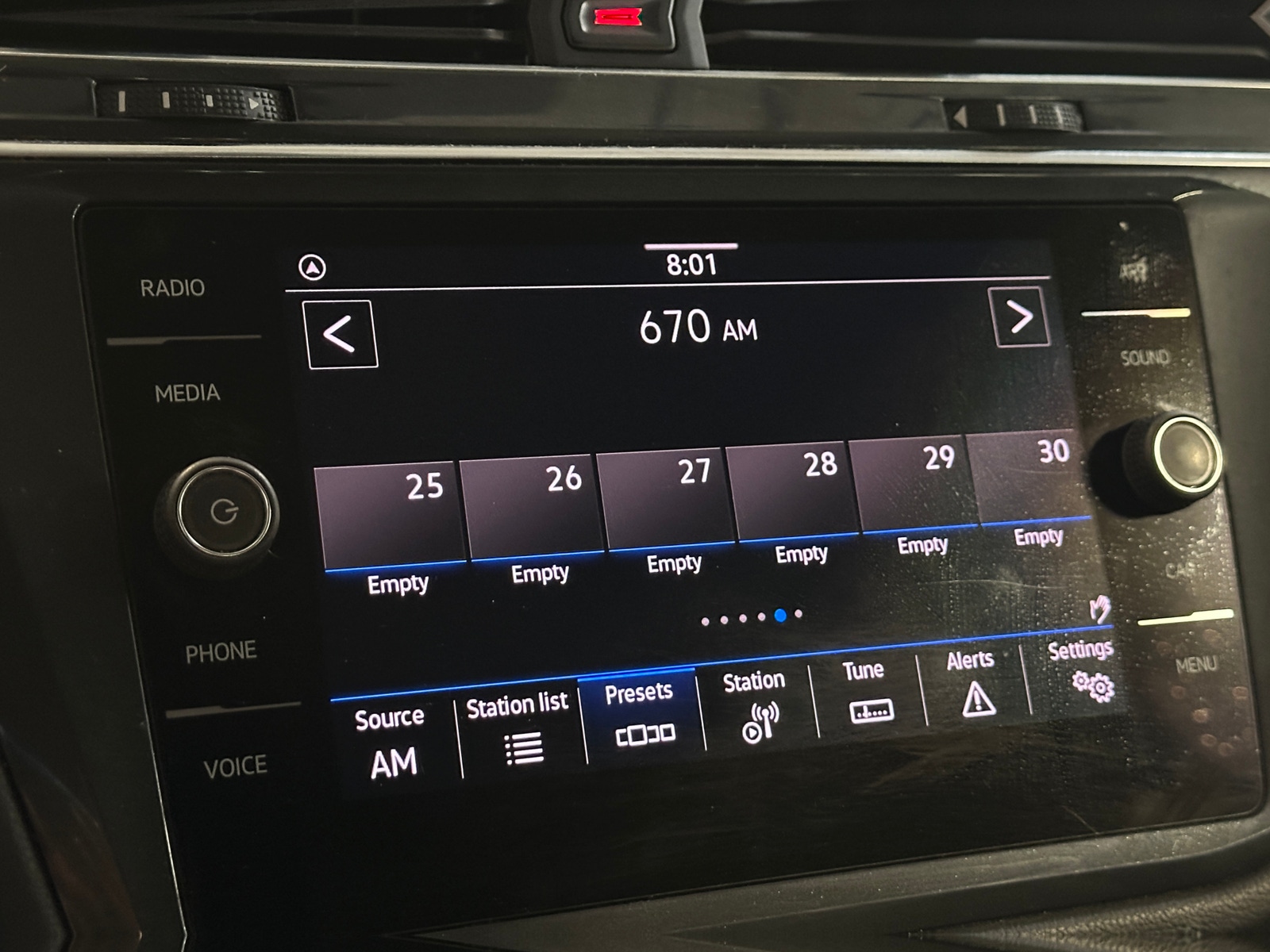 Thumbnail: 2021 Volkswagen Tiguan - 3