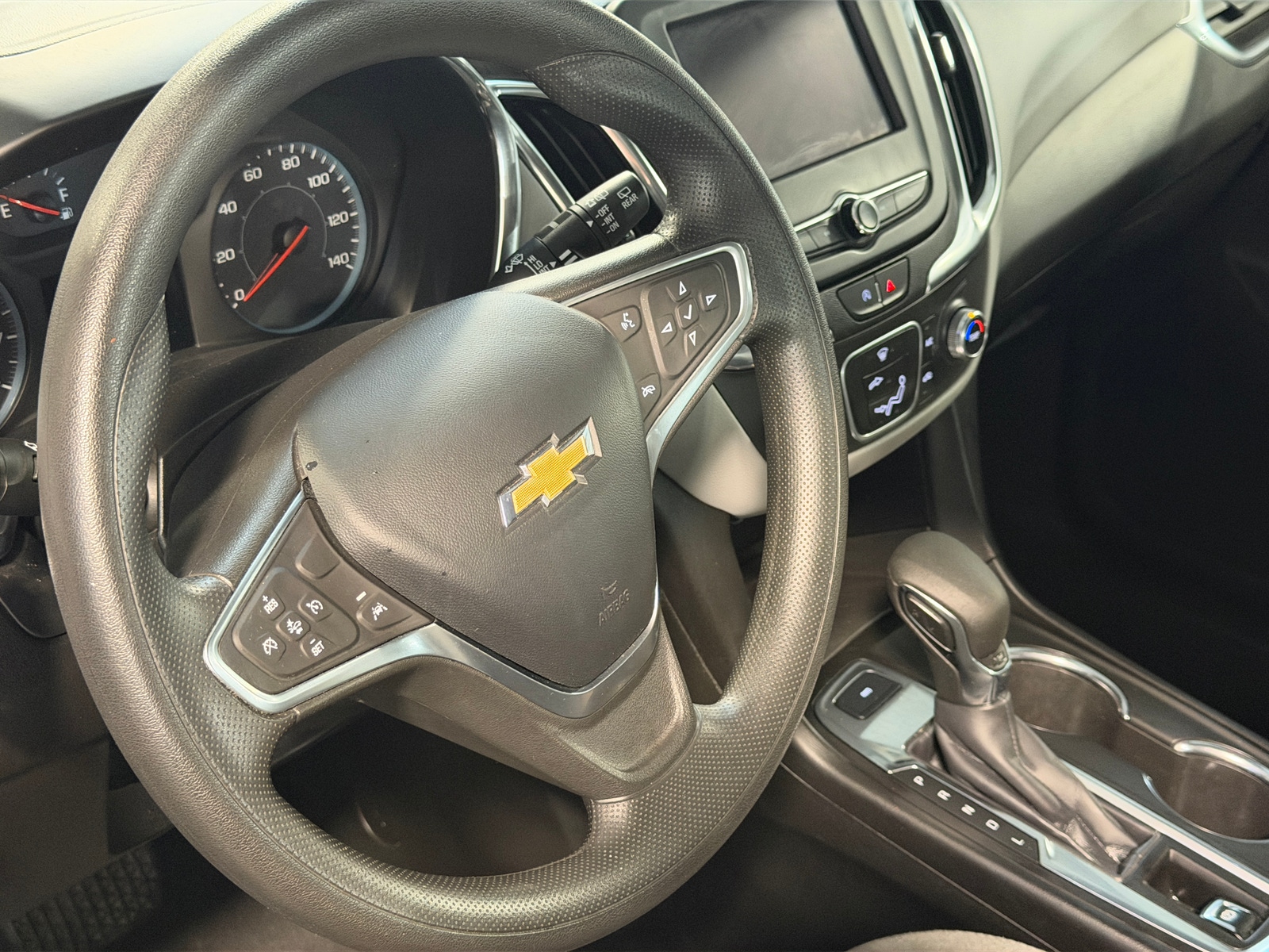 Thumbnail: 2022 Chevrolet Equinox - 5