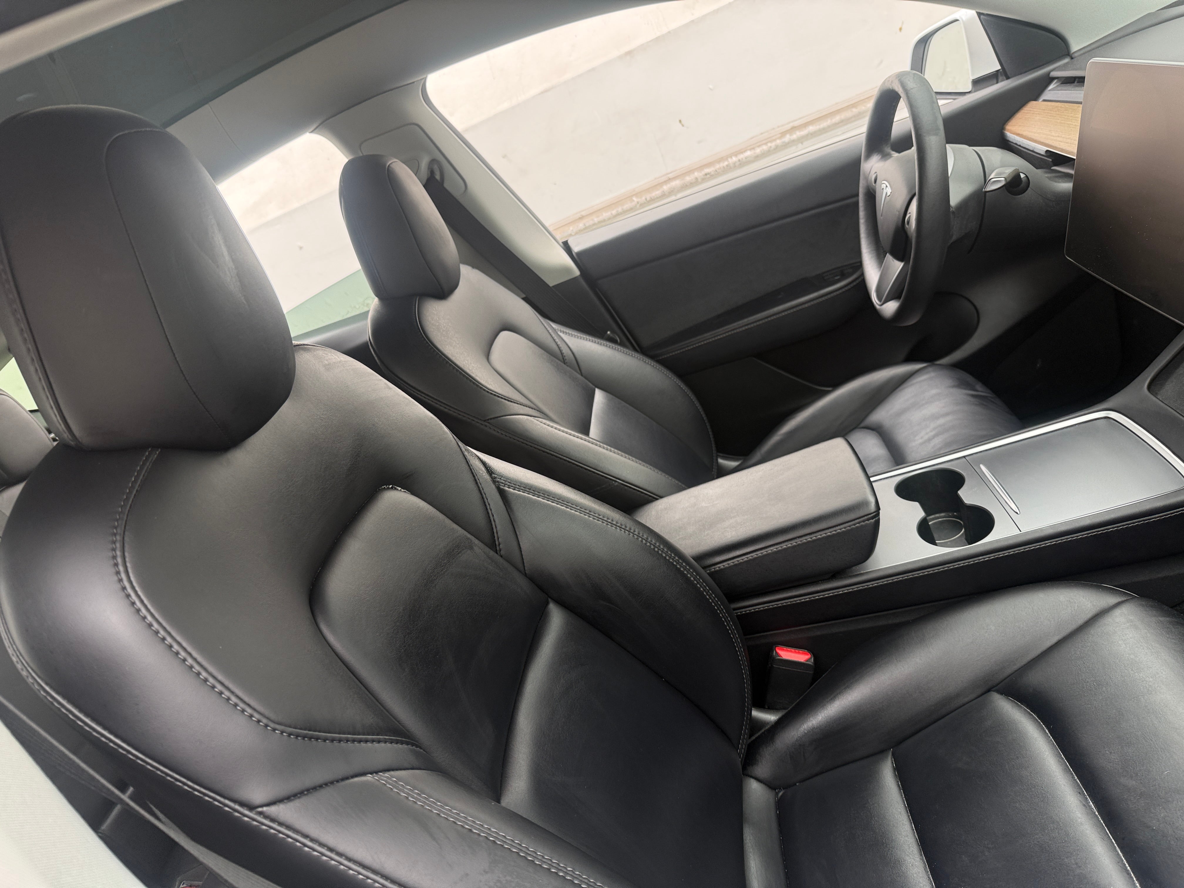 Used 2022 Tesla Model Y Long Range with VIN 7SAYGDEE4NF385133 for sale in Pewaukee, WI