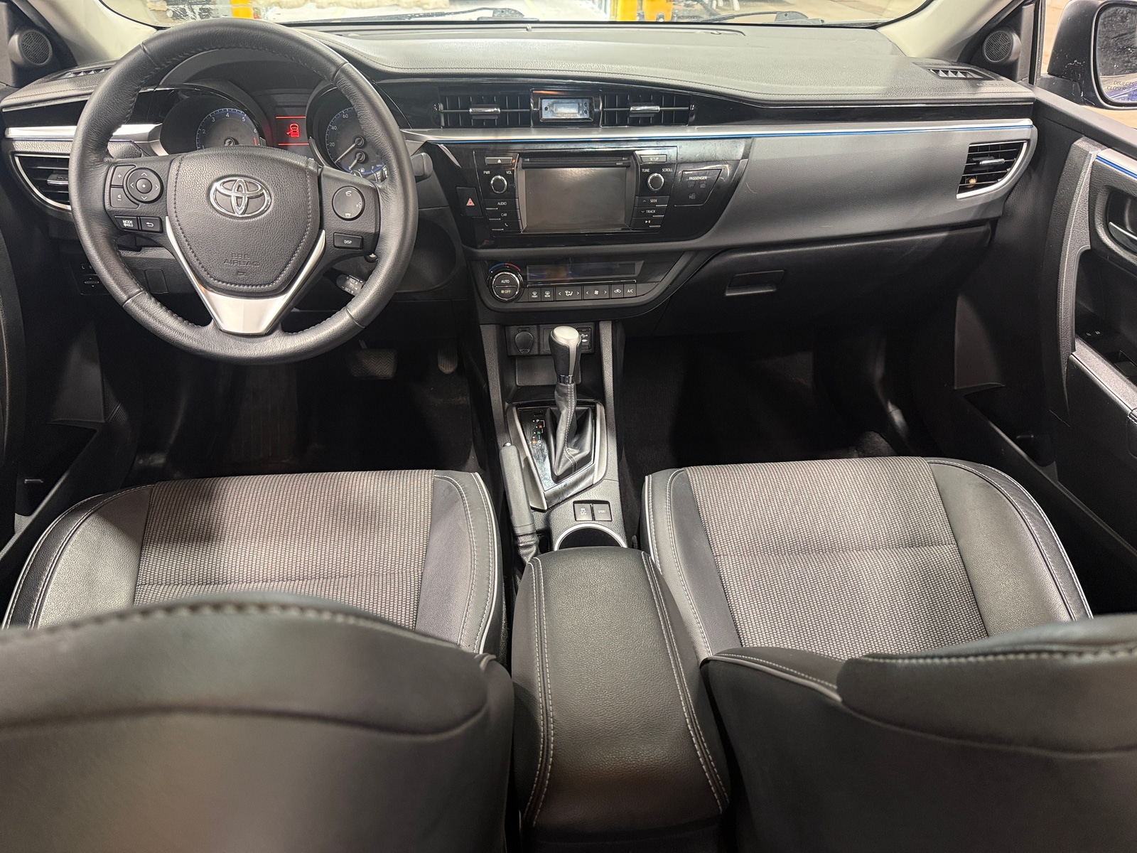 Thumbnail: 2016 Toyota Corolla - 3