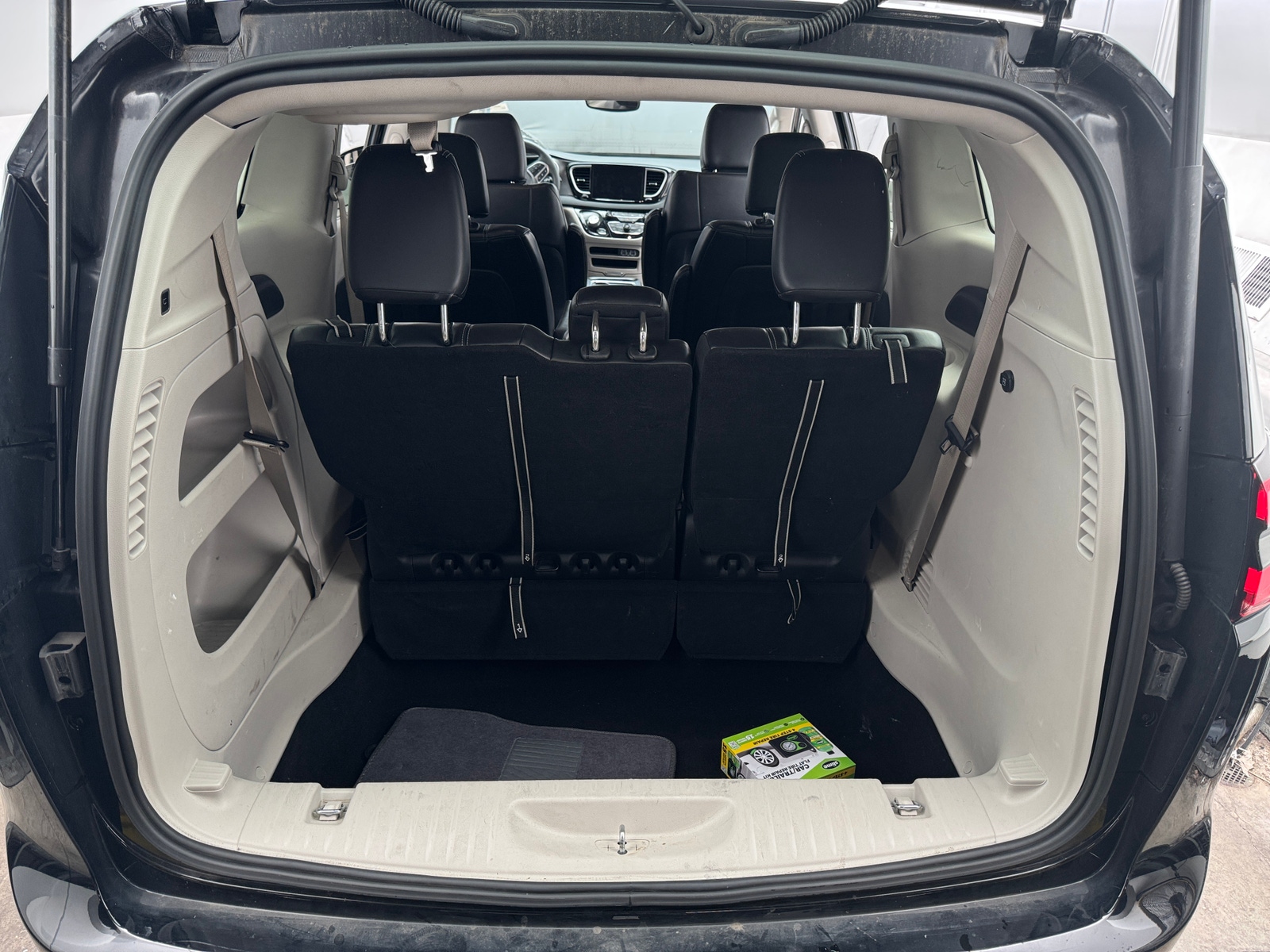 Thumbnail: 2024 Chrysler Pacifica - 6
