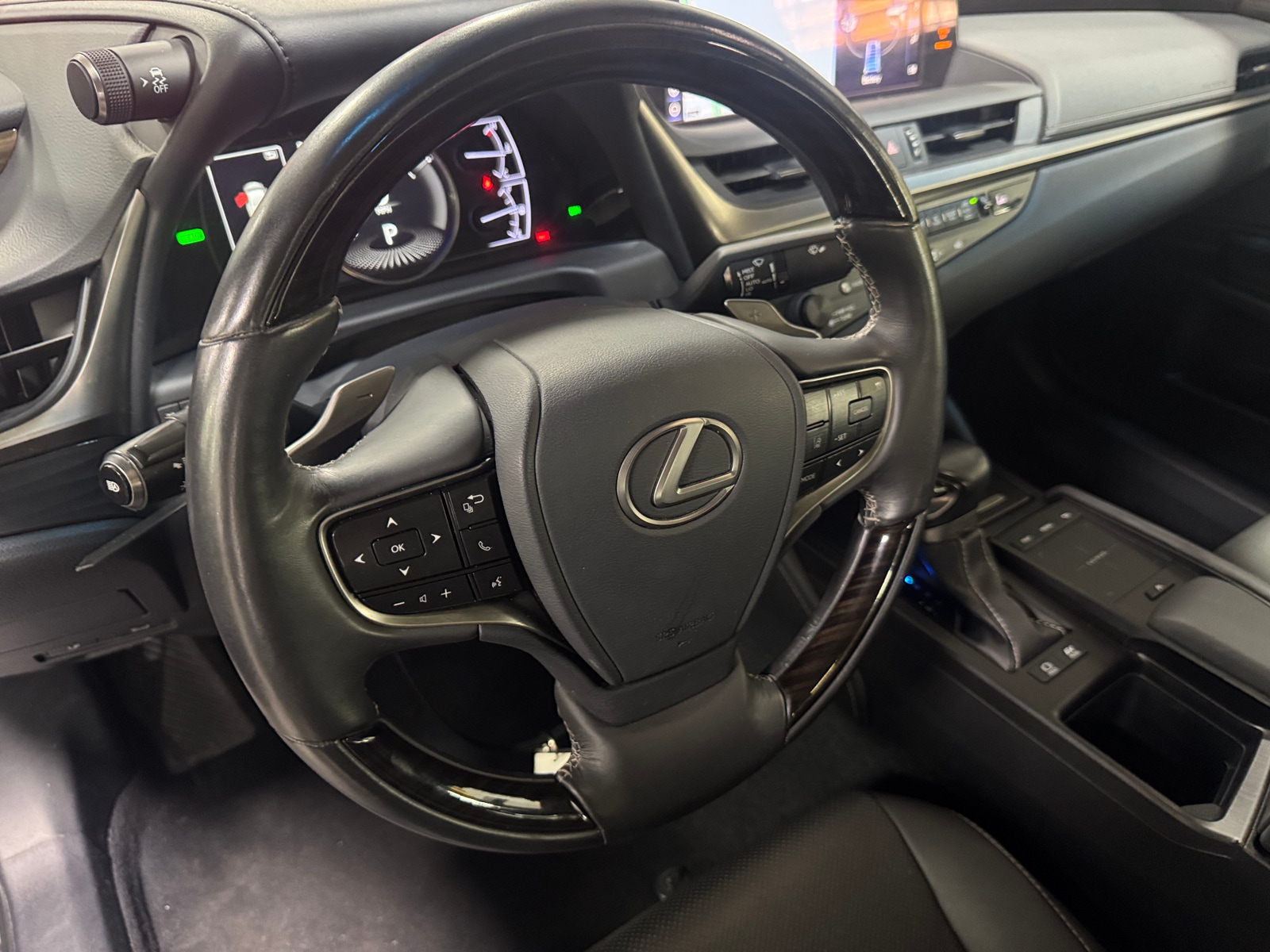 Thumbnail: 2019 Lexus ES - 5