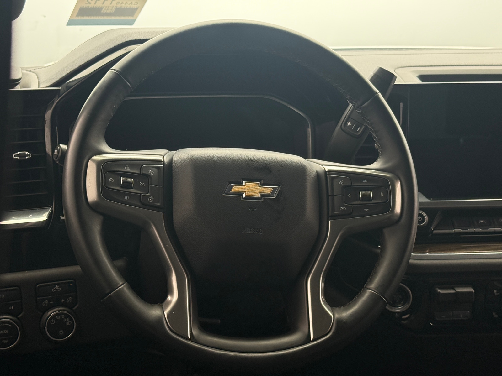 Thumbnail: 2025 Chevrolet Silverado 1500 - 5