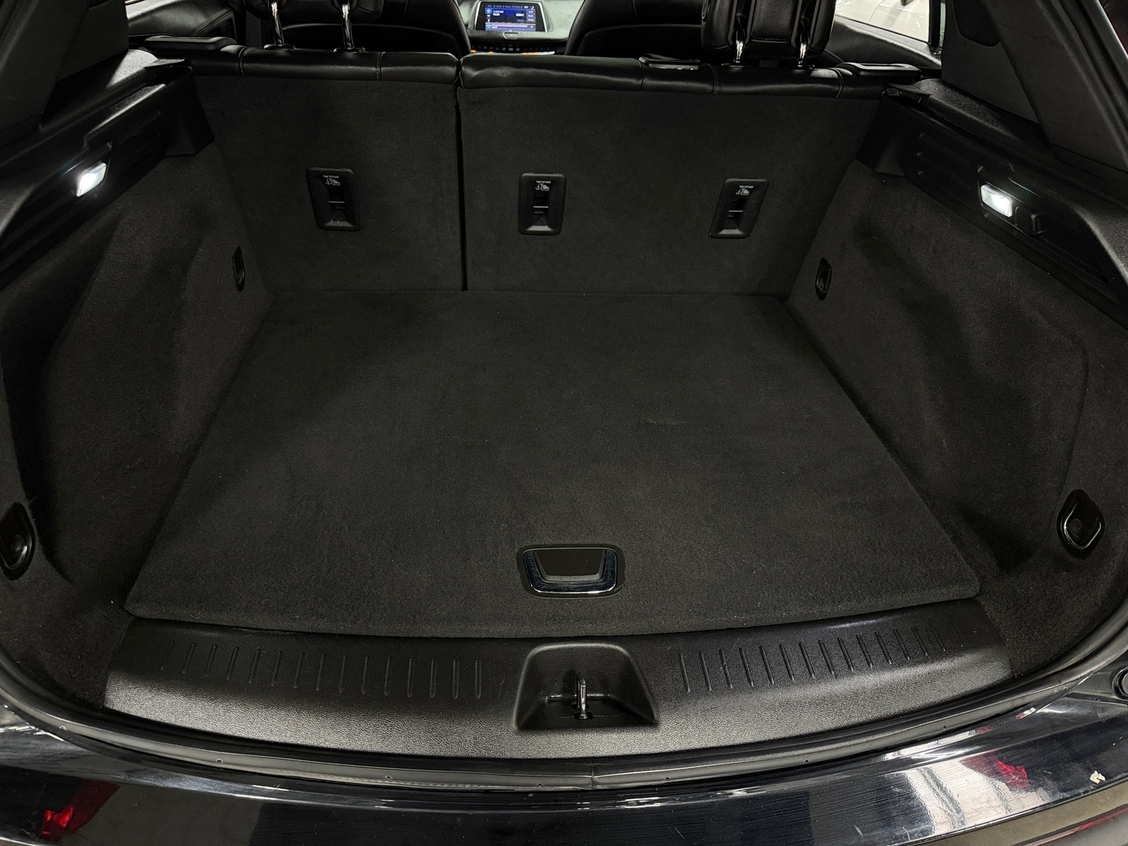 Thumbnail: 2023 Cadillac XT4 - 6