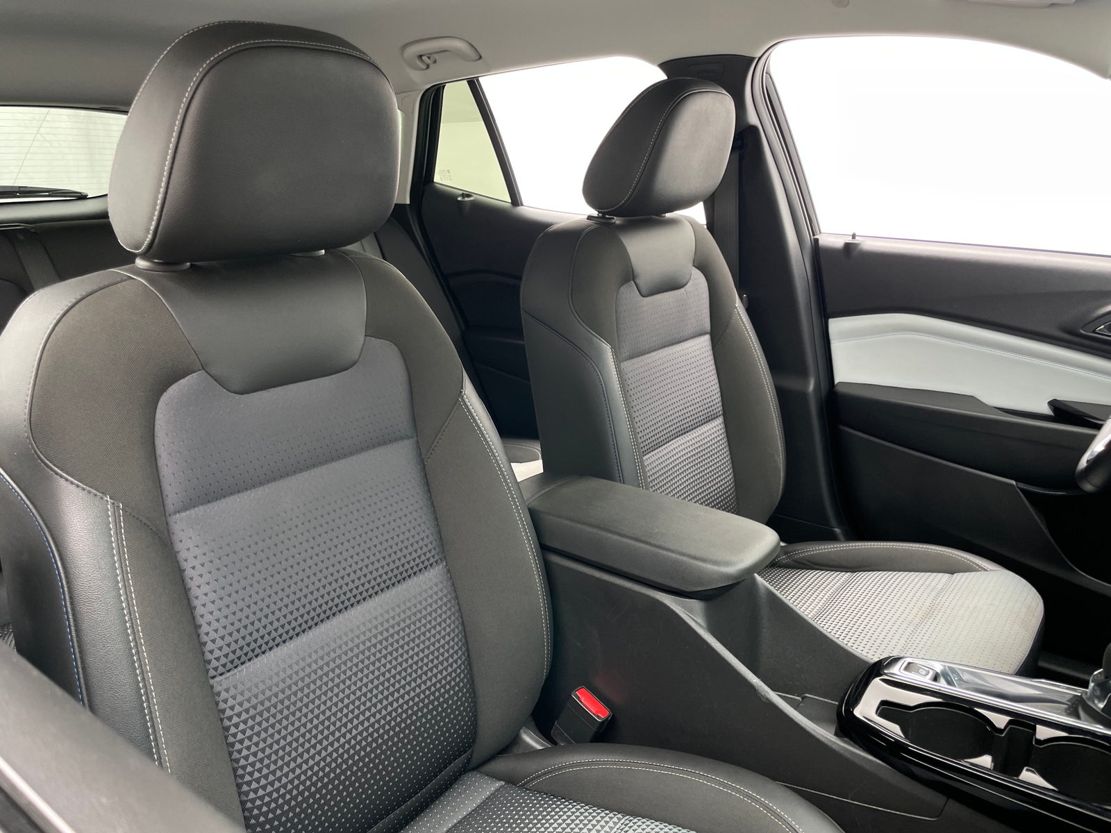Thumbnail: 2025 Chevrolet Trax - 2