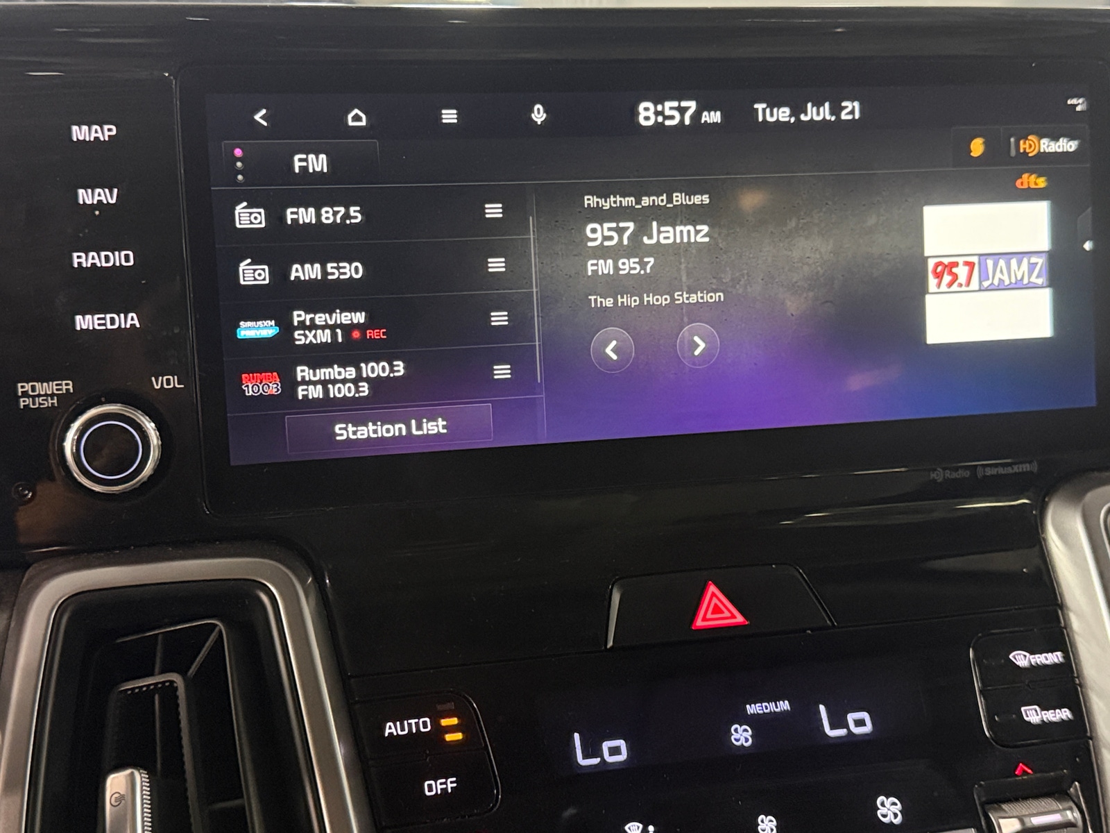 Thumbnail: 2023 Kia Sorento - 3