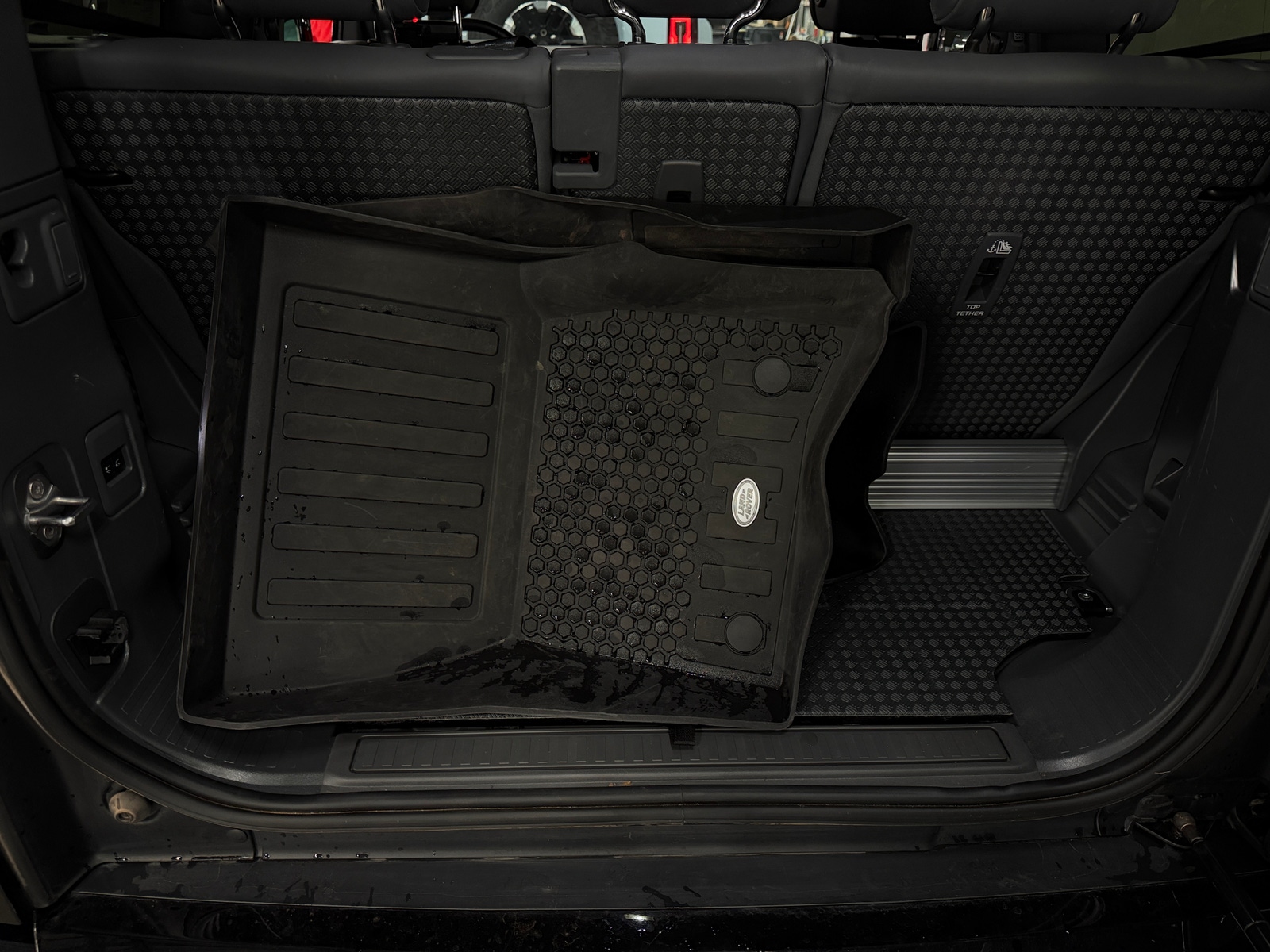 Thumbnail: 2024 Land Rover Defender - 6