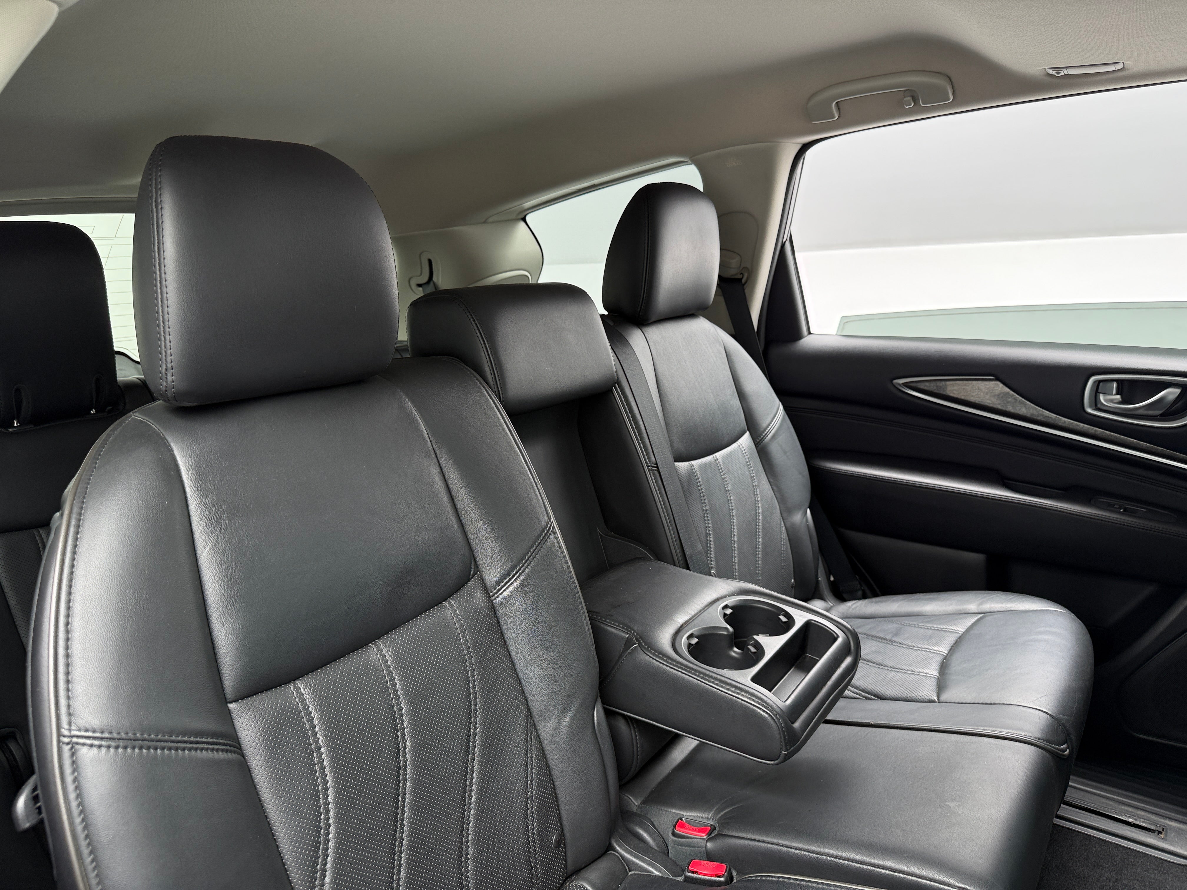 Used 2013 INFINITI JX Base with VIN 5N1AL0MM4DC351471 for sale in Pewaukee, WI