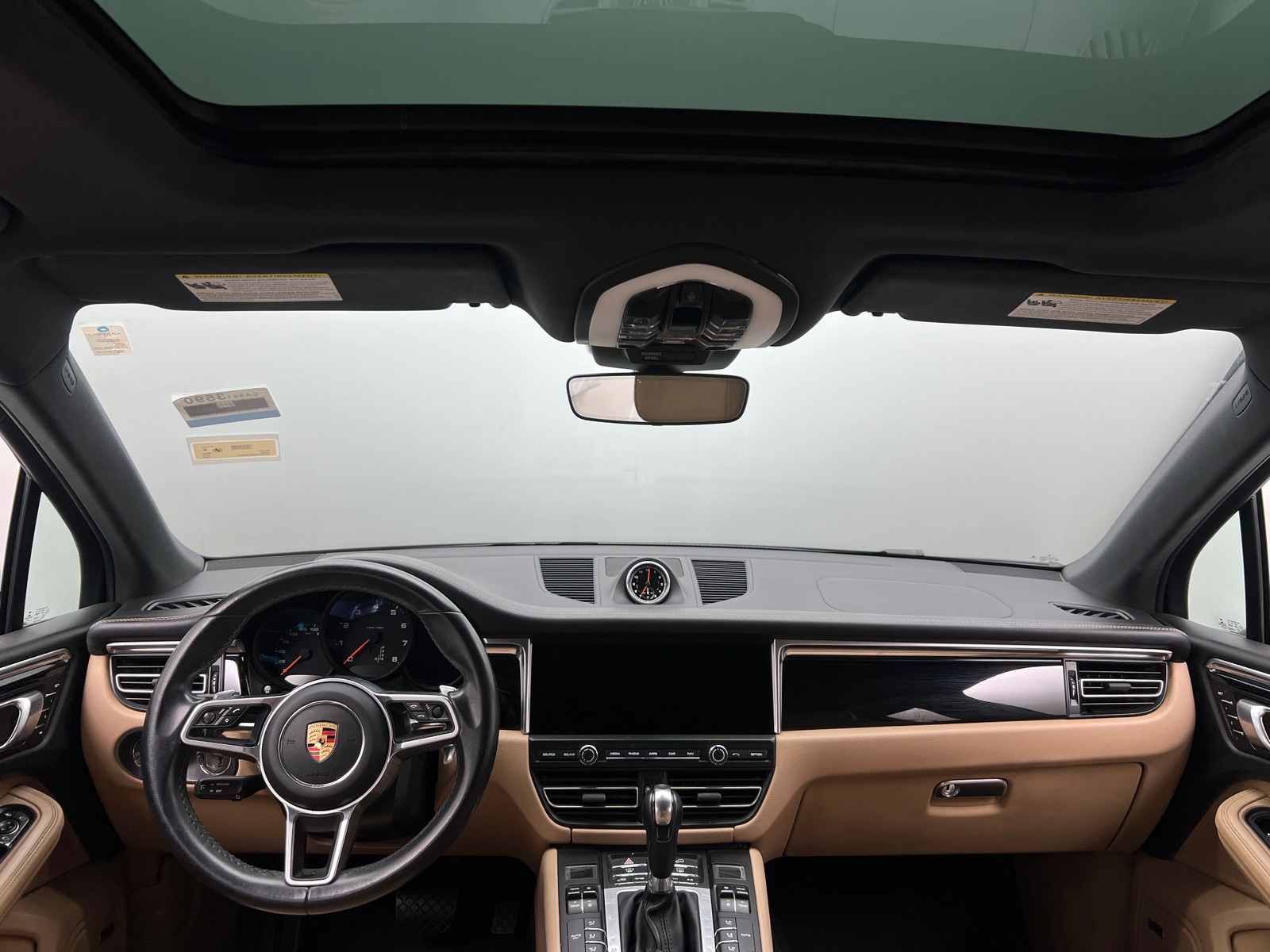 Thumbnail: 2020 Porsche Macan - 2