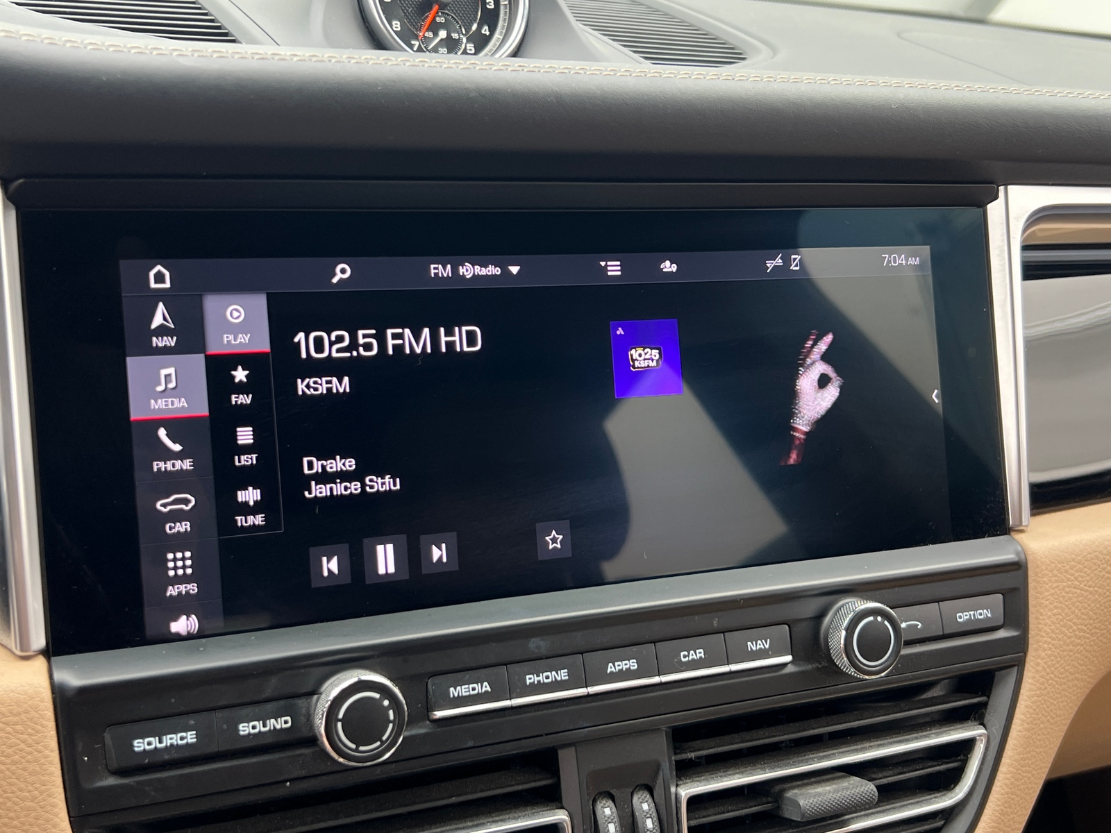 Thumbnail: 2020 Porsche Macan - 3