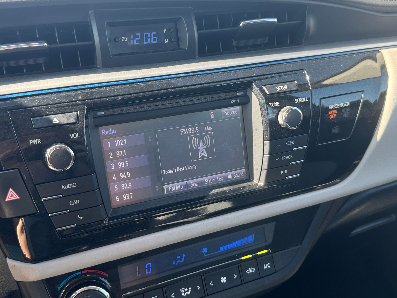 Thumbnail: 2016 Toyota Corolla - 4