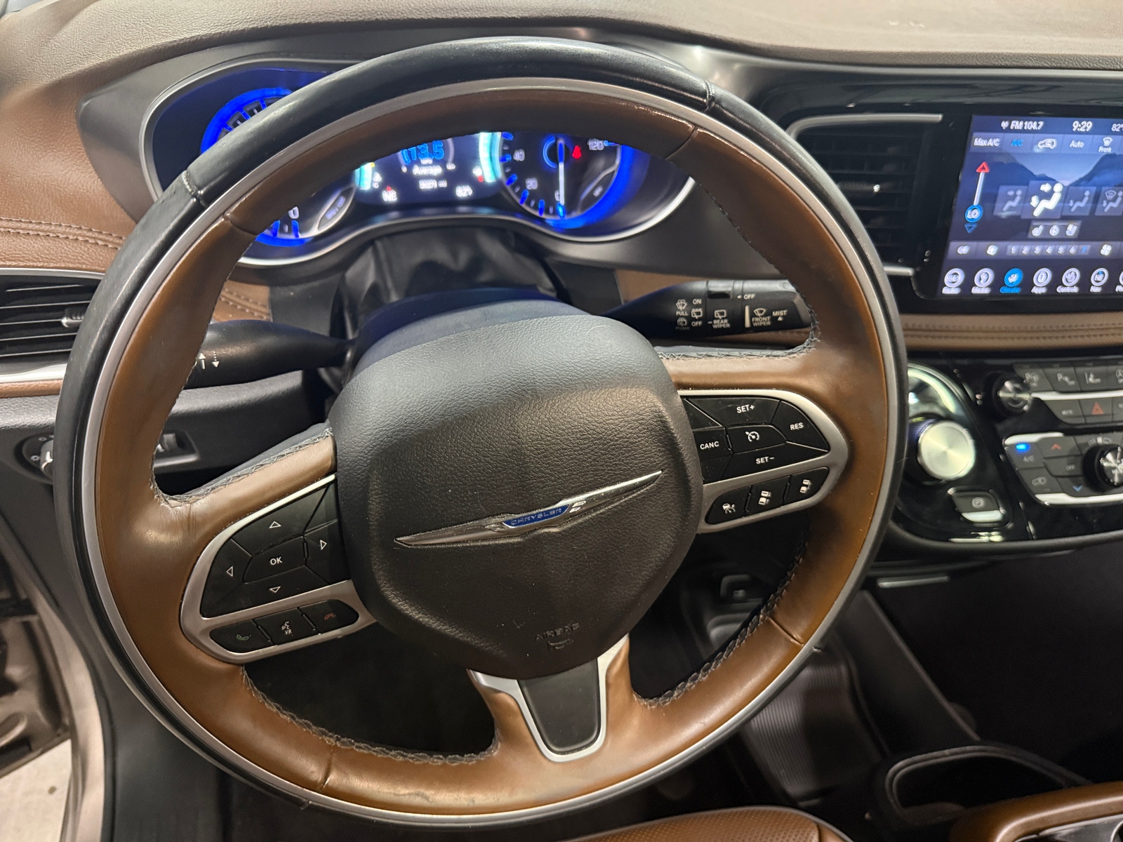 Thumbnail: 2018 Chrysler Pacifica - 4