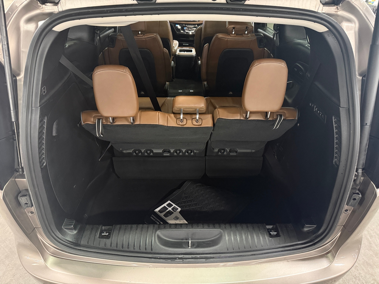 Thumbnail: 2018 Chrysler Pacifica - 6