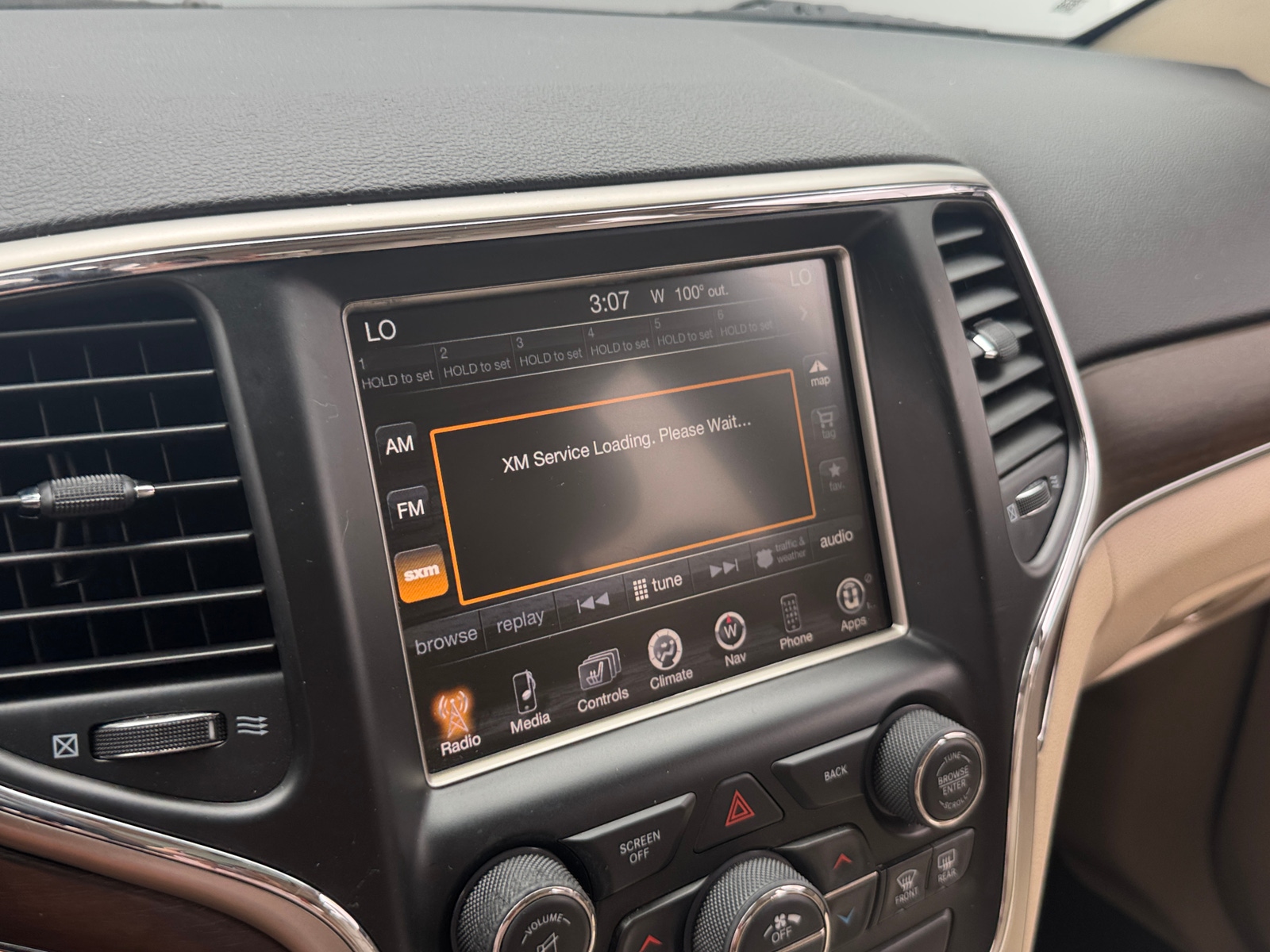 Thumbnail: 2015 Jeep Grand Cherokee - 3
