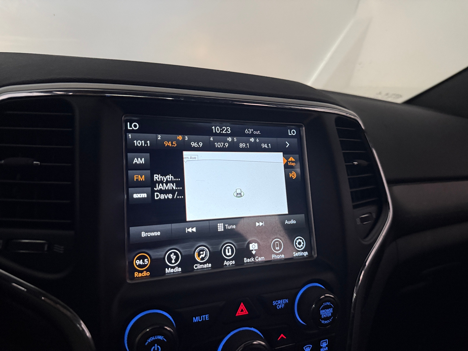Thumbnail: 2018 Jeep Grand Cherokee - 3