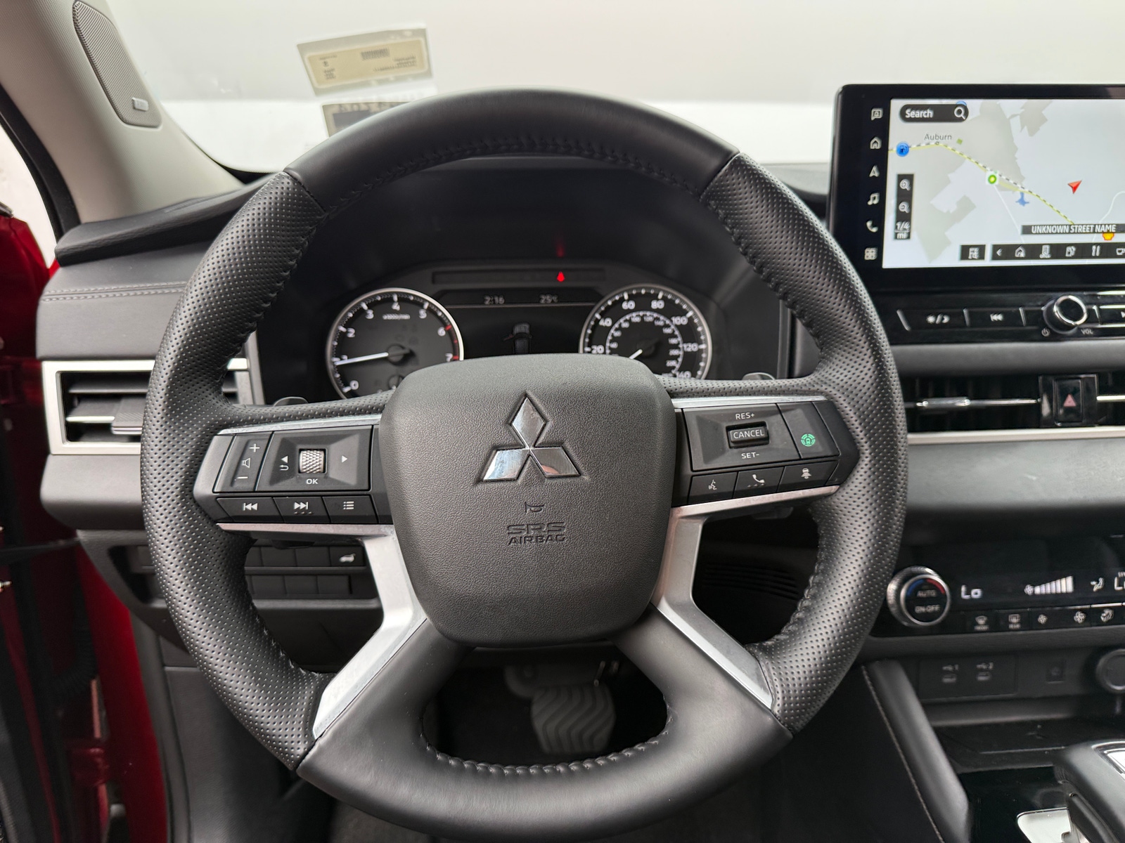 Thumbnail: 2025 Mitsubishi Outlander - 4
