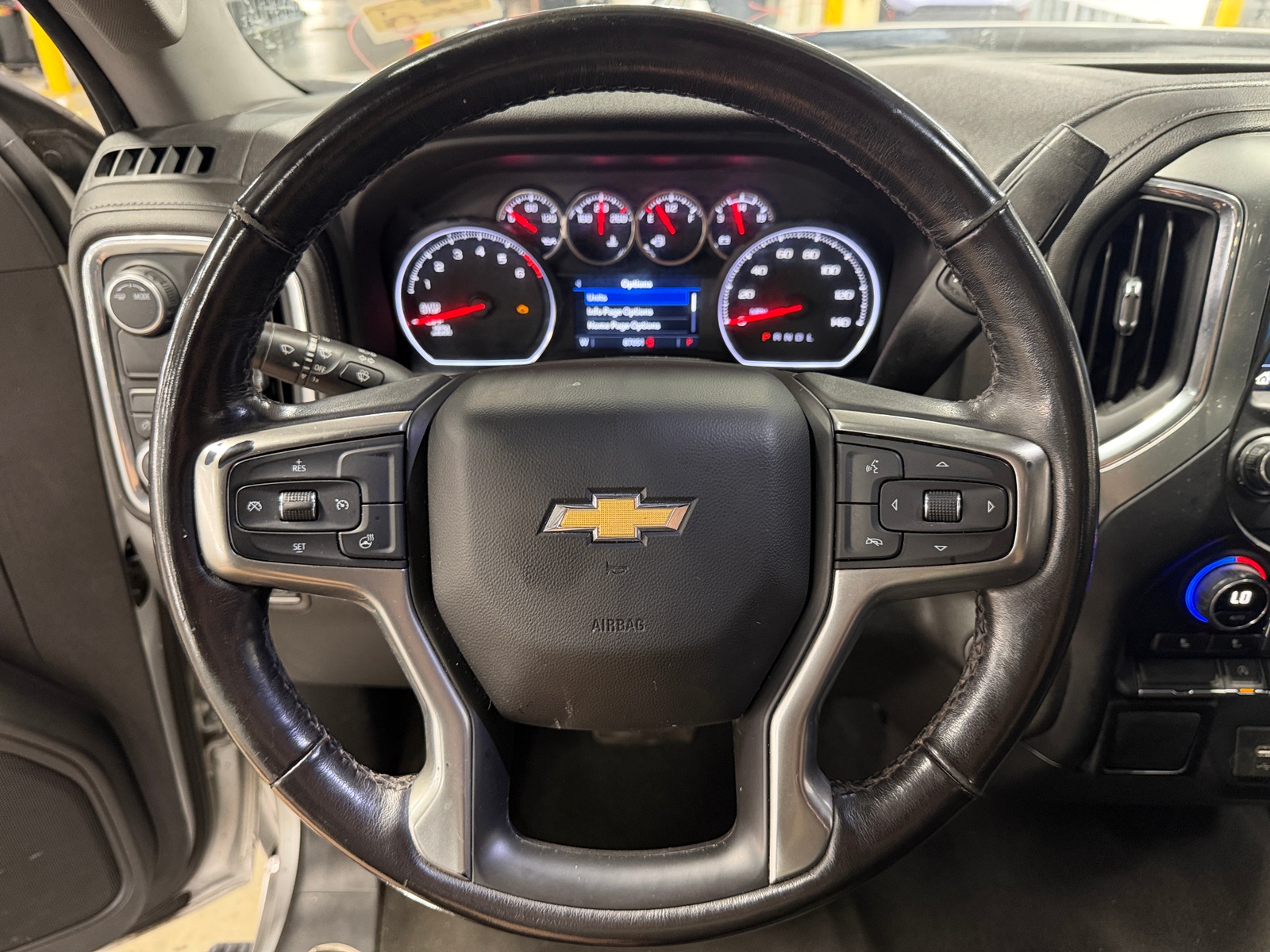 Thumbnail: 2022 Chevrolet Silverado 1500 - 5