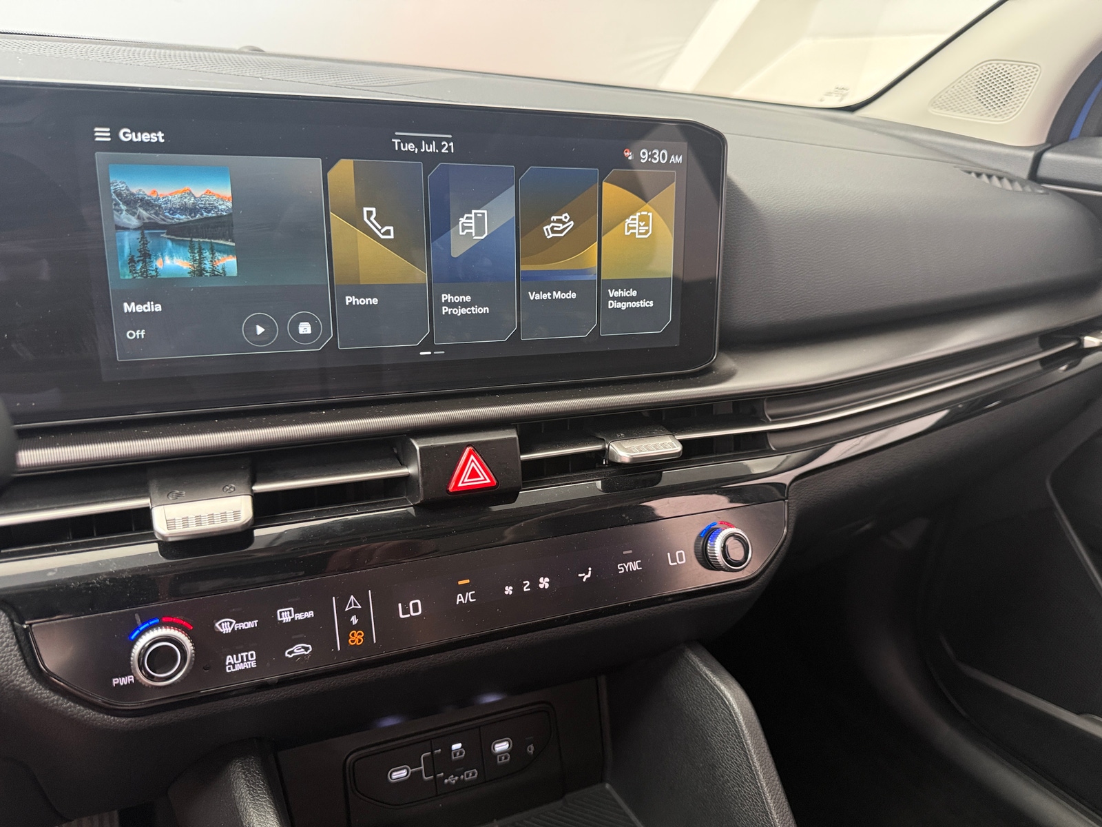Thumbnail: 2026 Kia Sportage - 3
