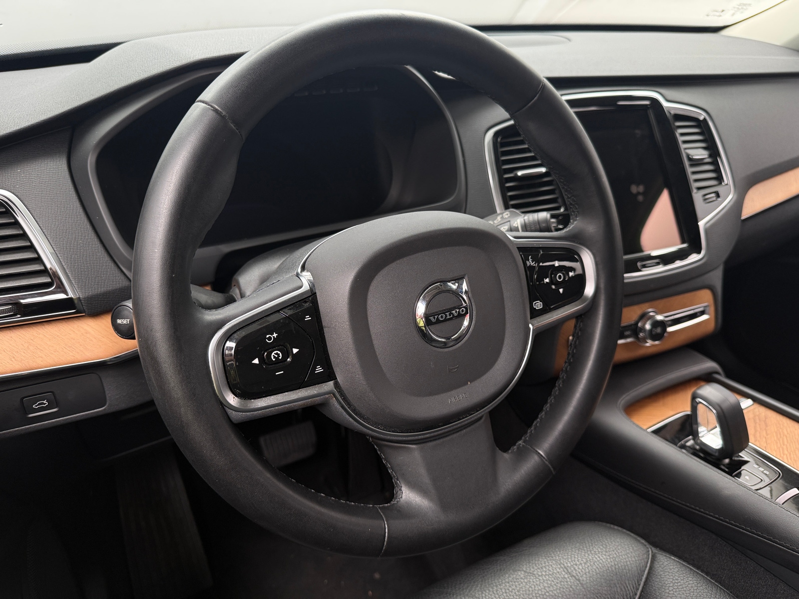 Thumbnail: 2023 Volvo XC90 - 4