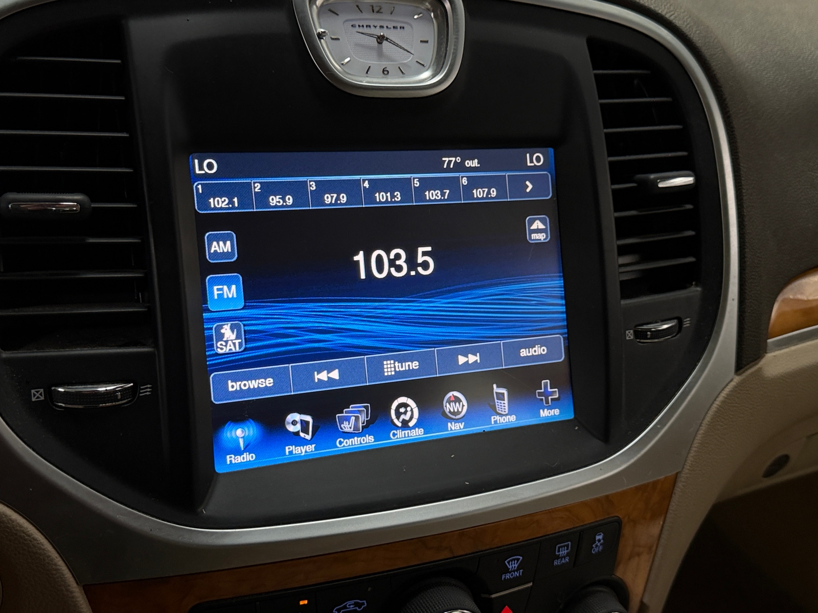 Thumbnail: 2013 Chrysler 300 - 3
