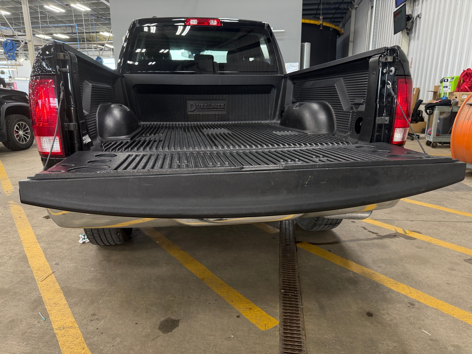 Thumbnail: 2024 RAM 1500 Classic - 7