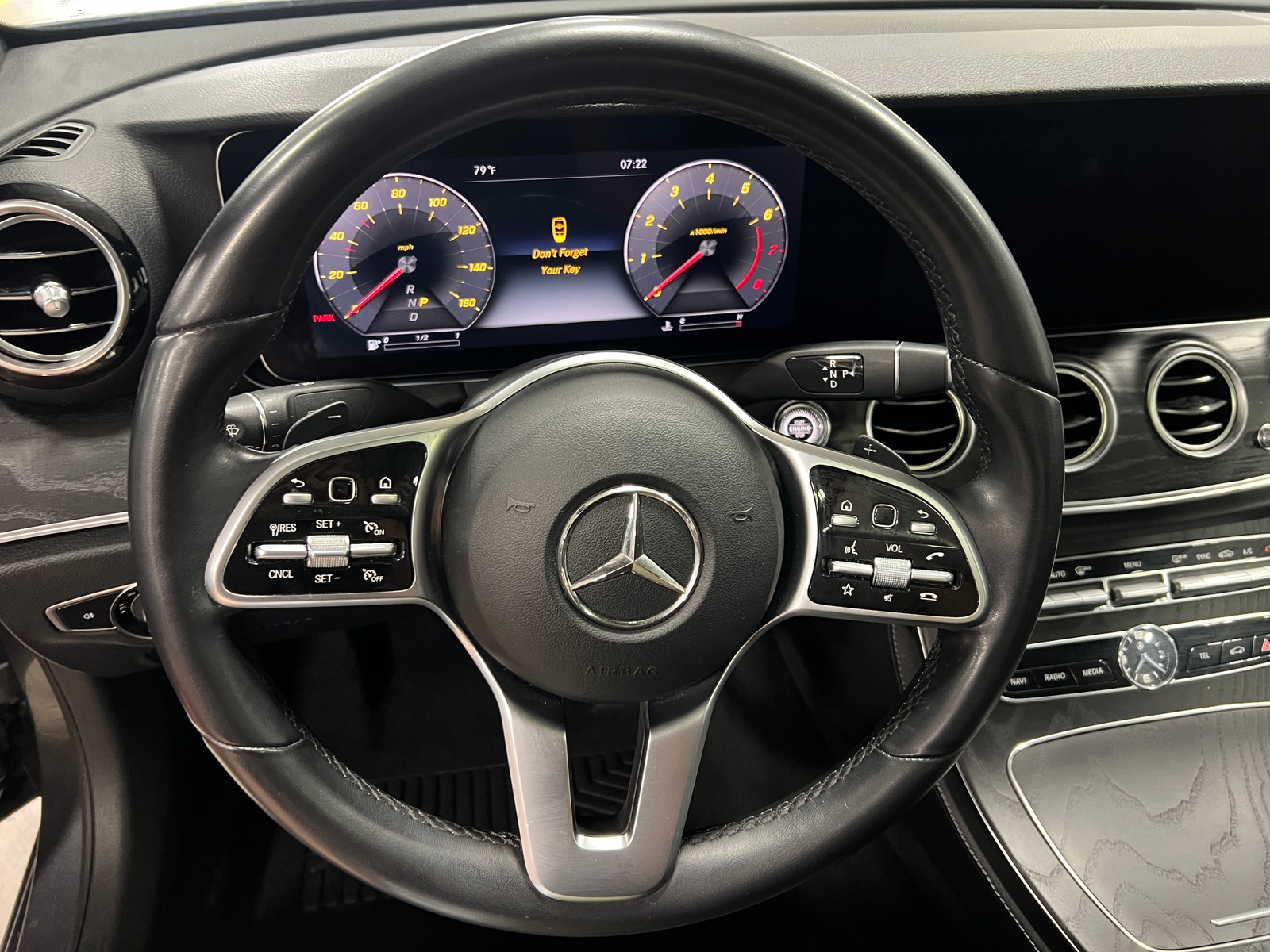 Thumbnail: 2020 Mercedes-Benz E-Class - 4