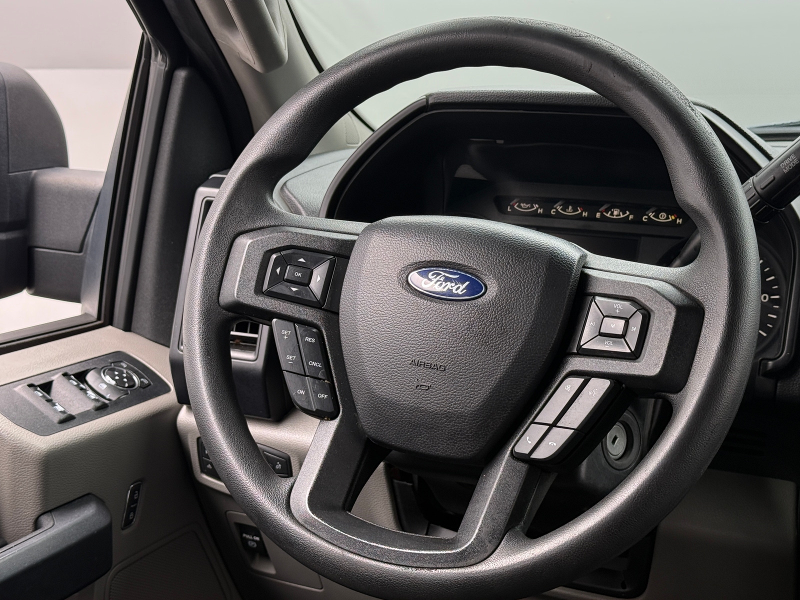 Thumbnail: 2019 Ford Econoline - 5