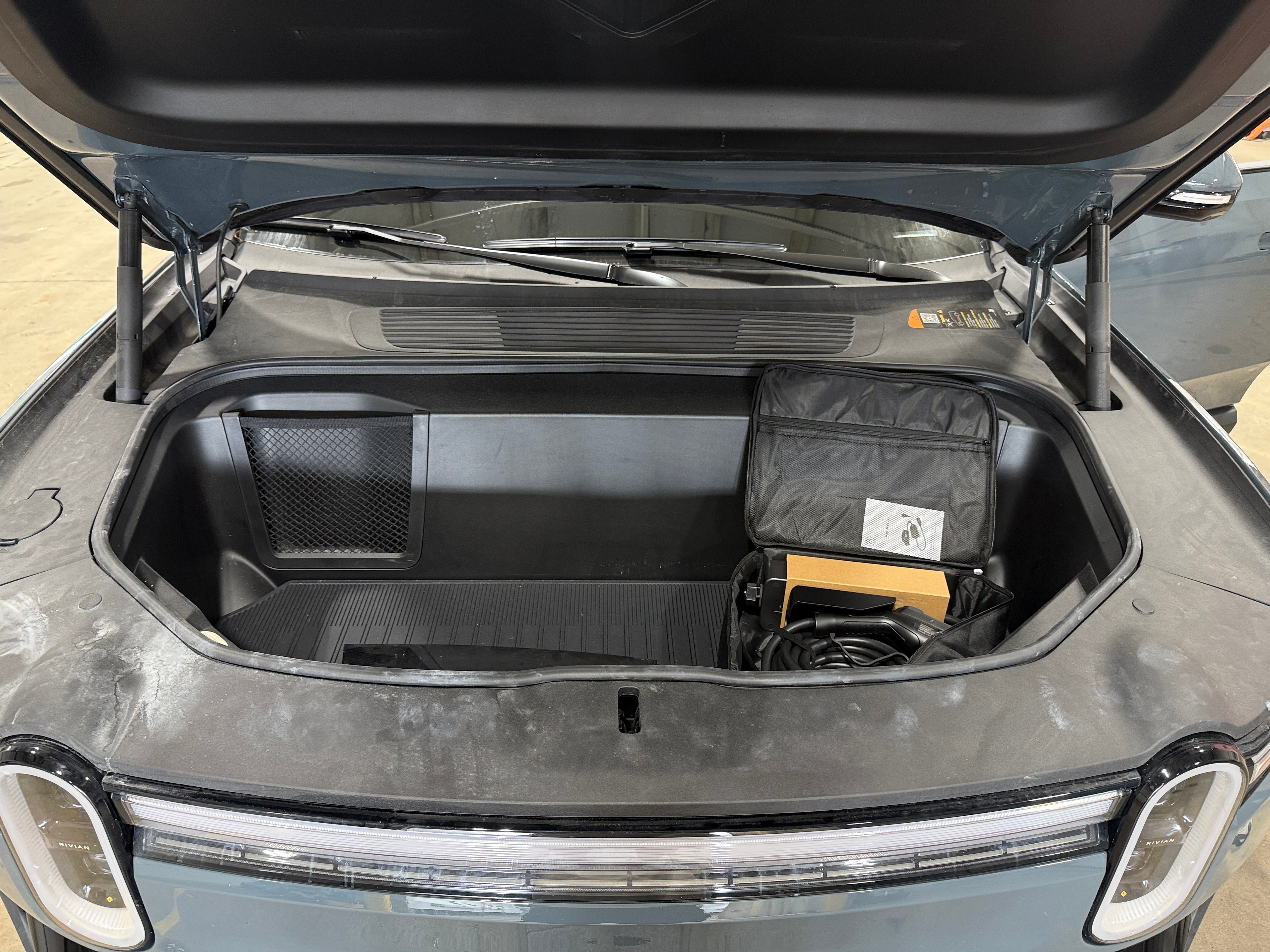 Used 2025 Rivian R1S Ascend with VIN 7PDSGCBP0SN064148 for sale in Pewaukee, WI