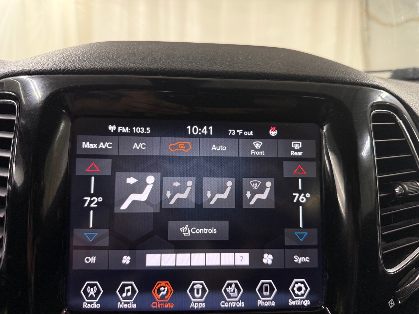 Thumbnail: 2019 Jeep Compass - 3