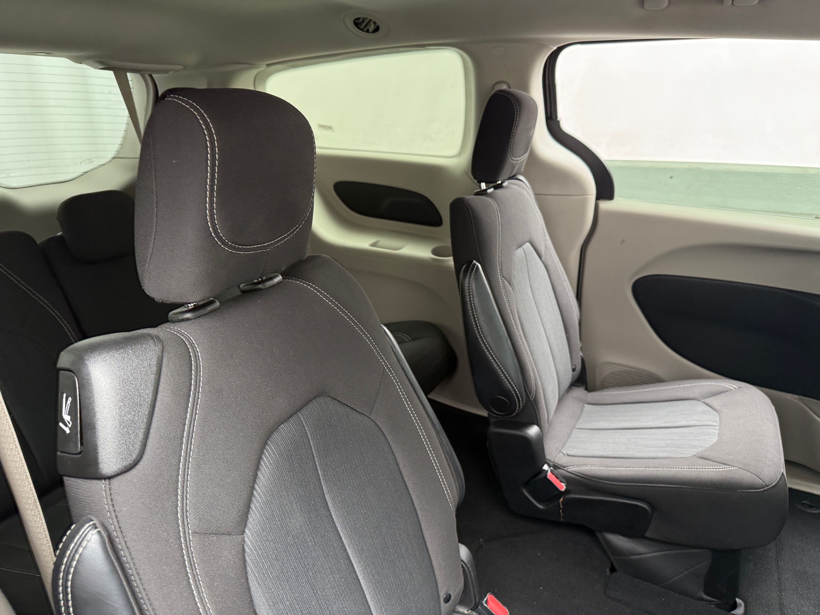 Thumbnail: 2023 Chrysler Voyager - 6