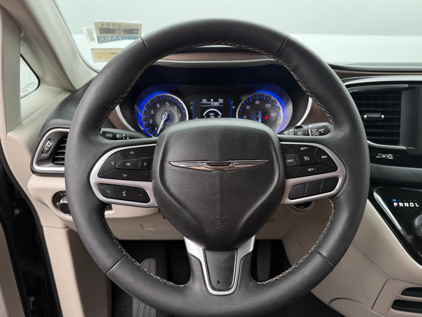 Thumbnail: 2023 Chrysler Voyager - 5