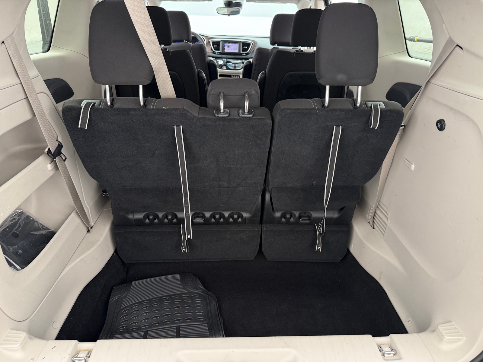 Thumbnail: 2023 Chrysler Voyager - 7