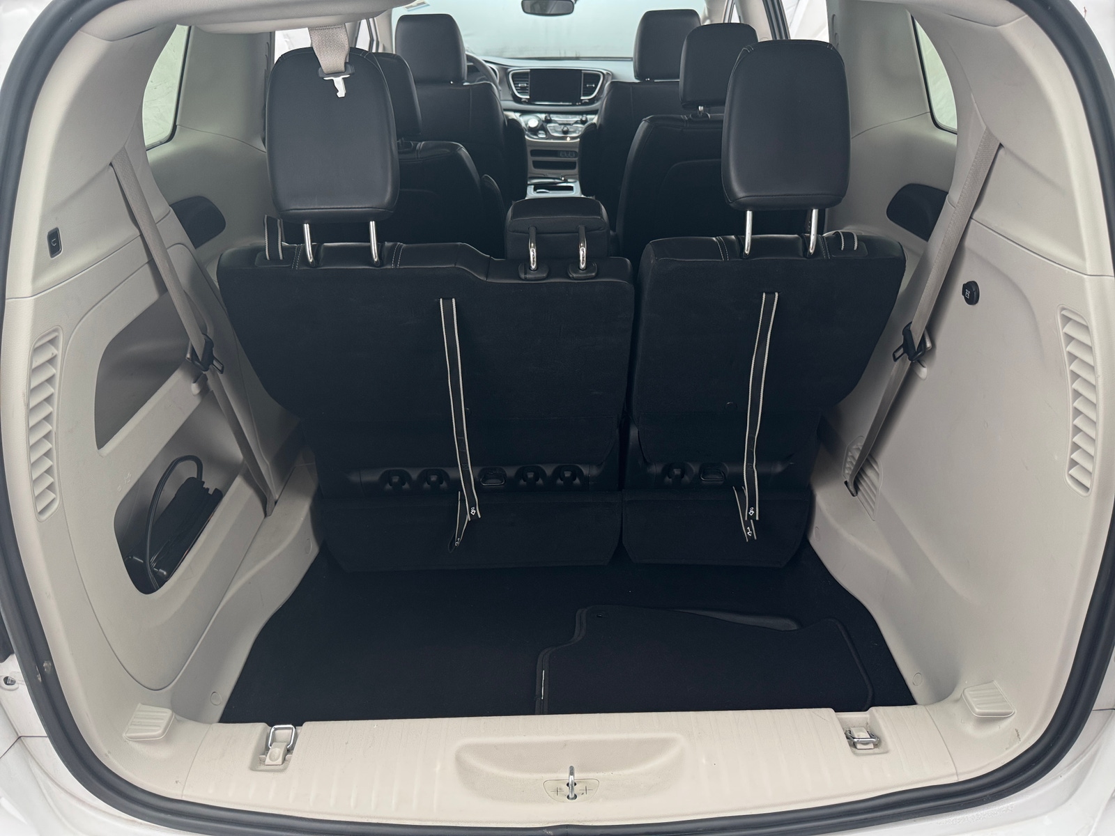 Thumbnail: 2024 Chrysler Pacifica - 6