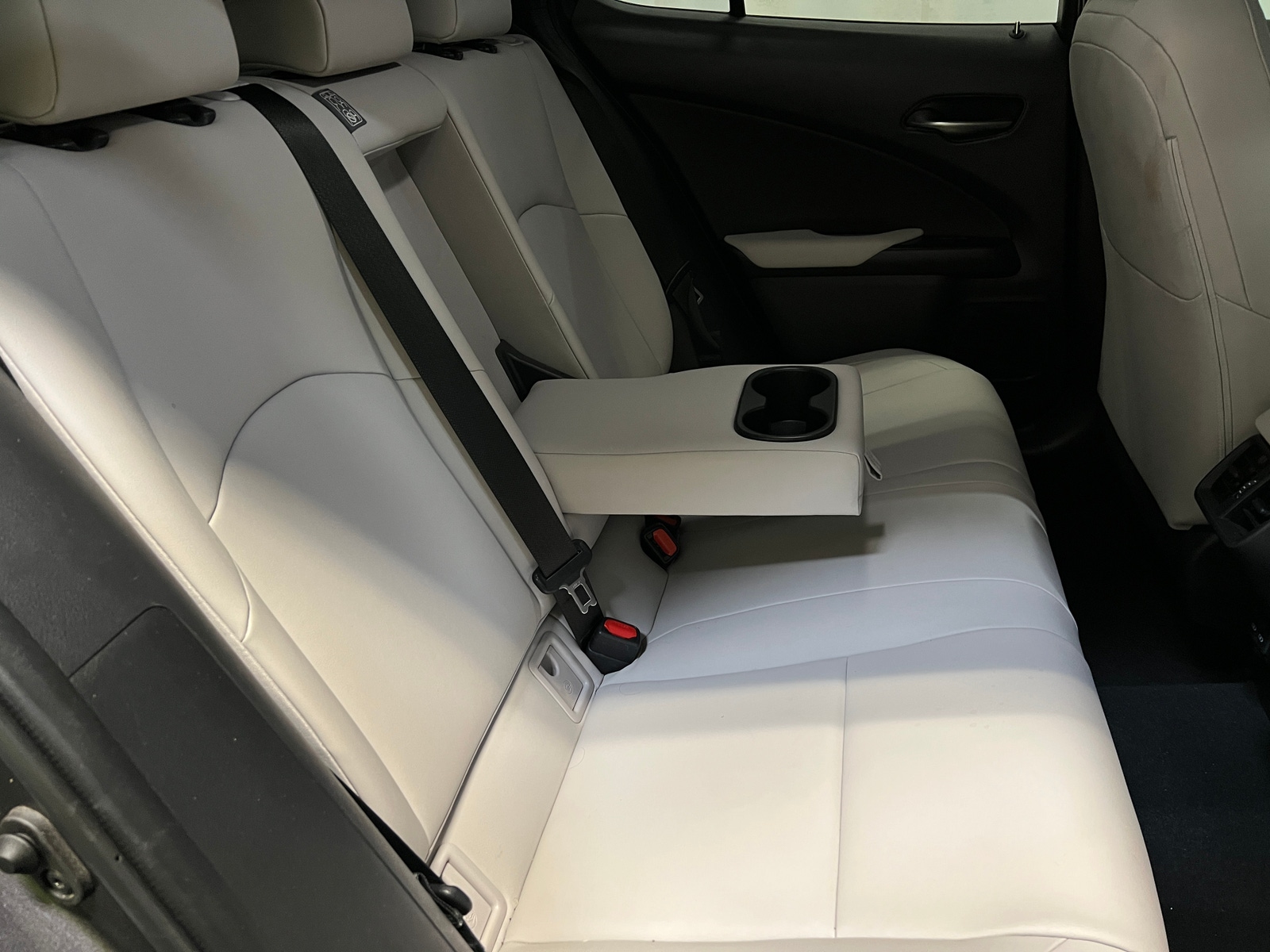 Thumbnail: 2022 Lexus UX - 5