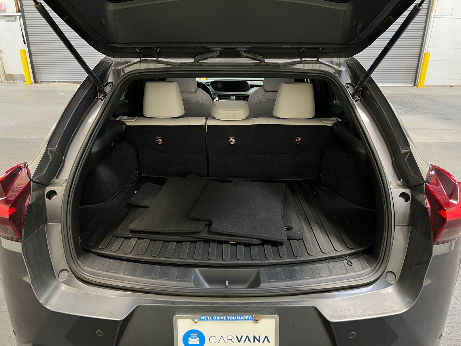 Thumbnail: 2022 Lexus UX - 6