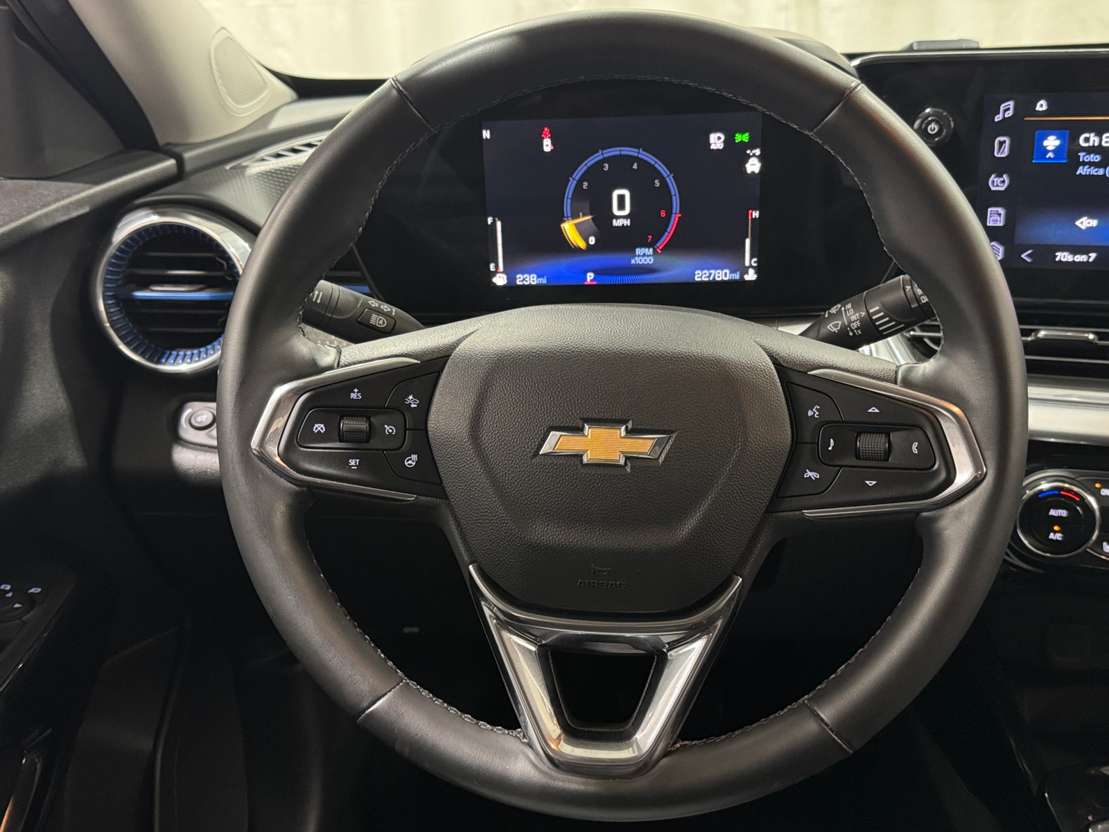 Thumbnail: 2025 Chevrolet Trax - 5
