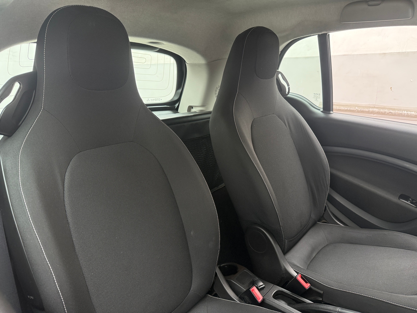 Thumbnail: 2019 smart fortwo - 2