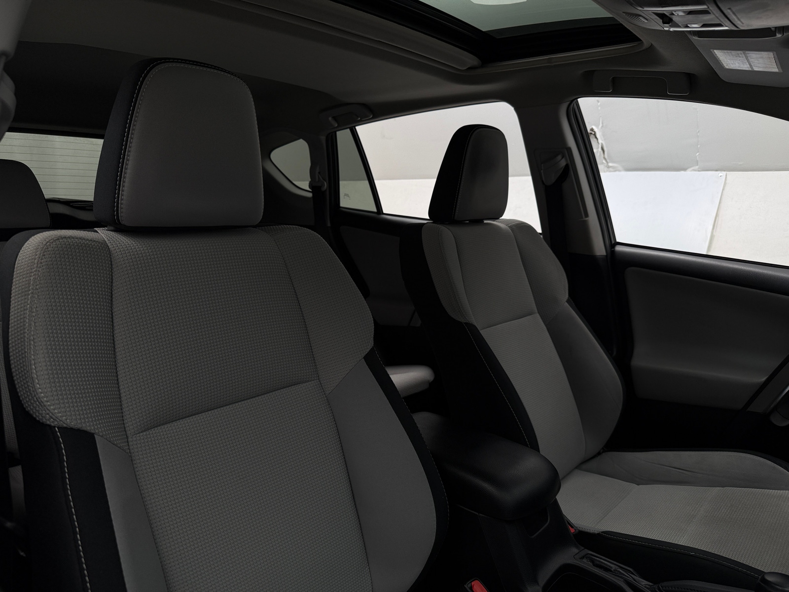 Thumbnail: 2018 Toyota RAV4 - 2