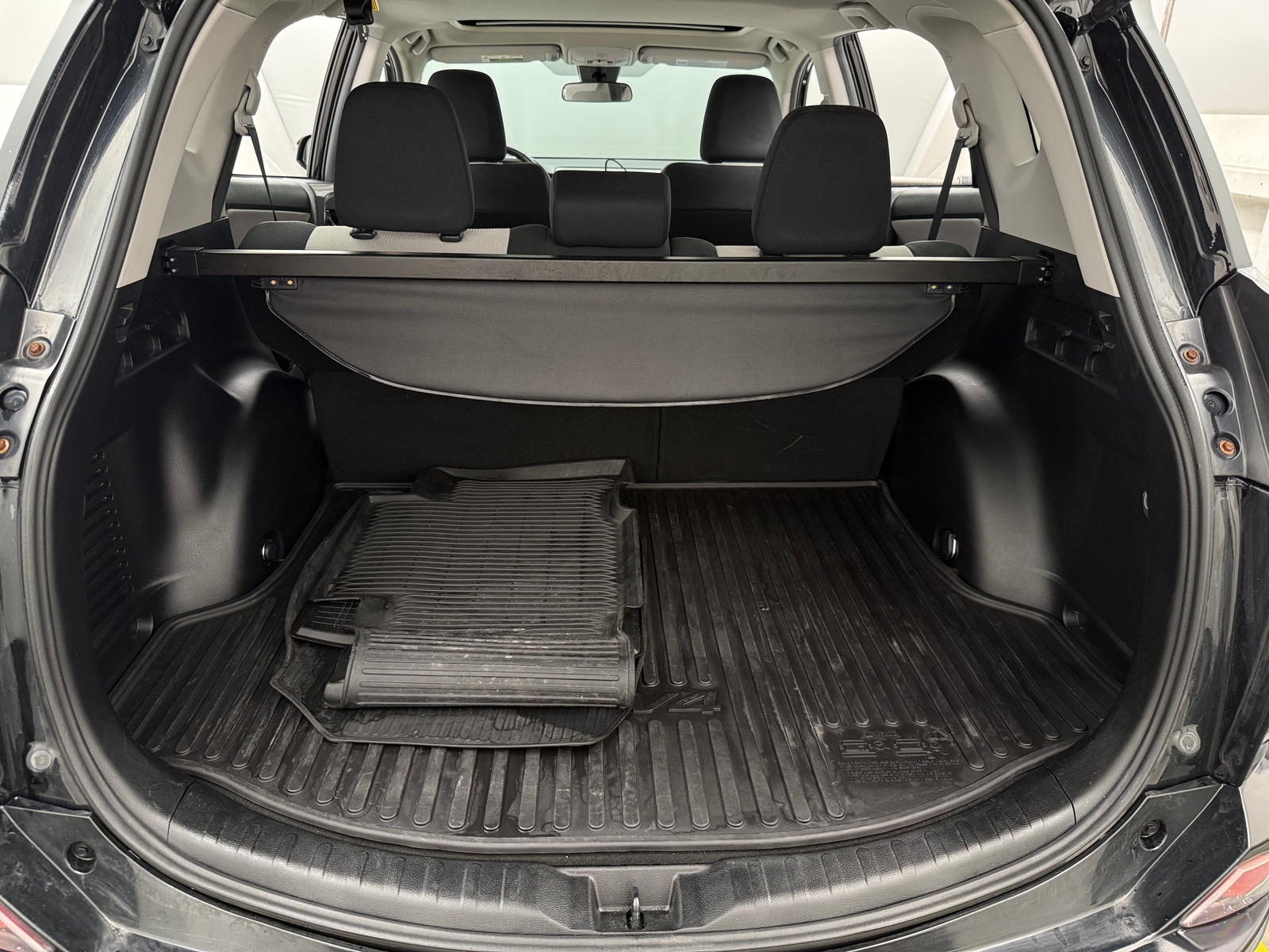 Thumbnail: 2018 Toyota RAV4 - 7