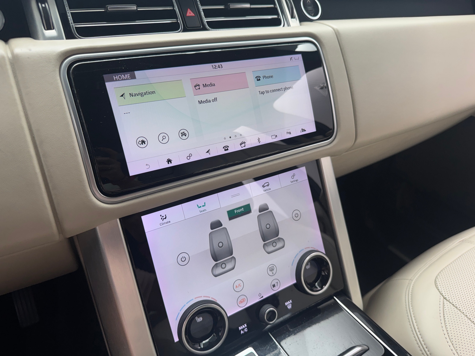 Thumbnail: 2020 Land Rover Range Rover - 3