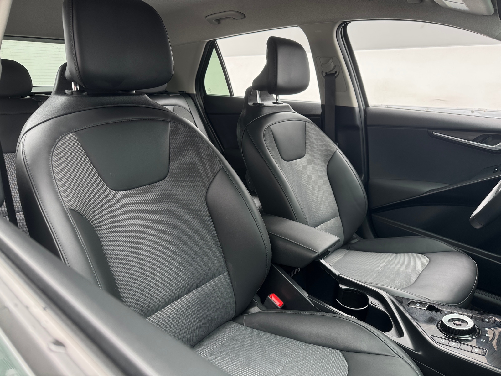 Thumbnail: 2023 Kia Niro - 2