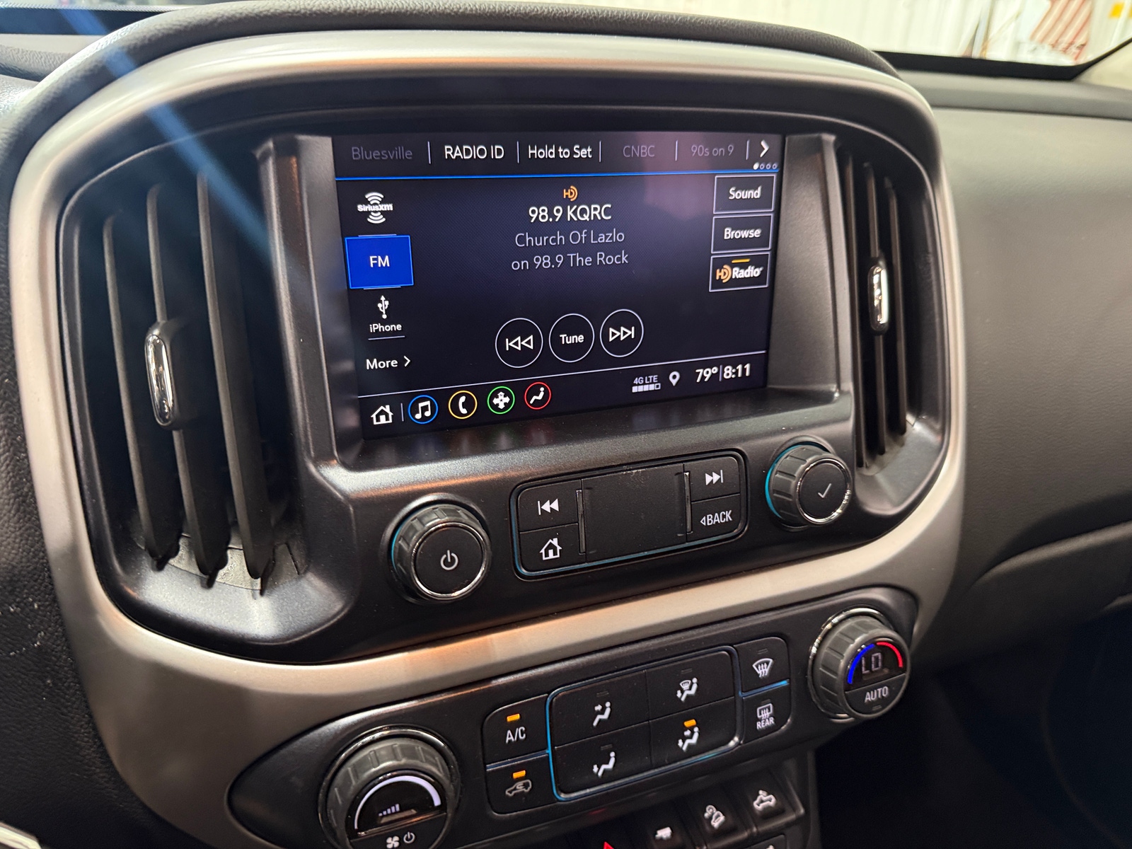 Thumbnail: 2019 Chevrolet Colorado - 3