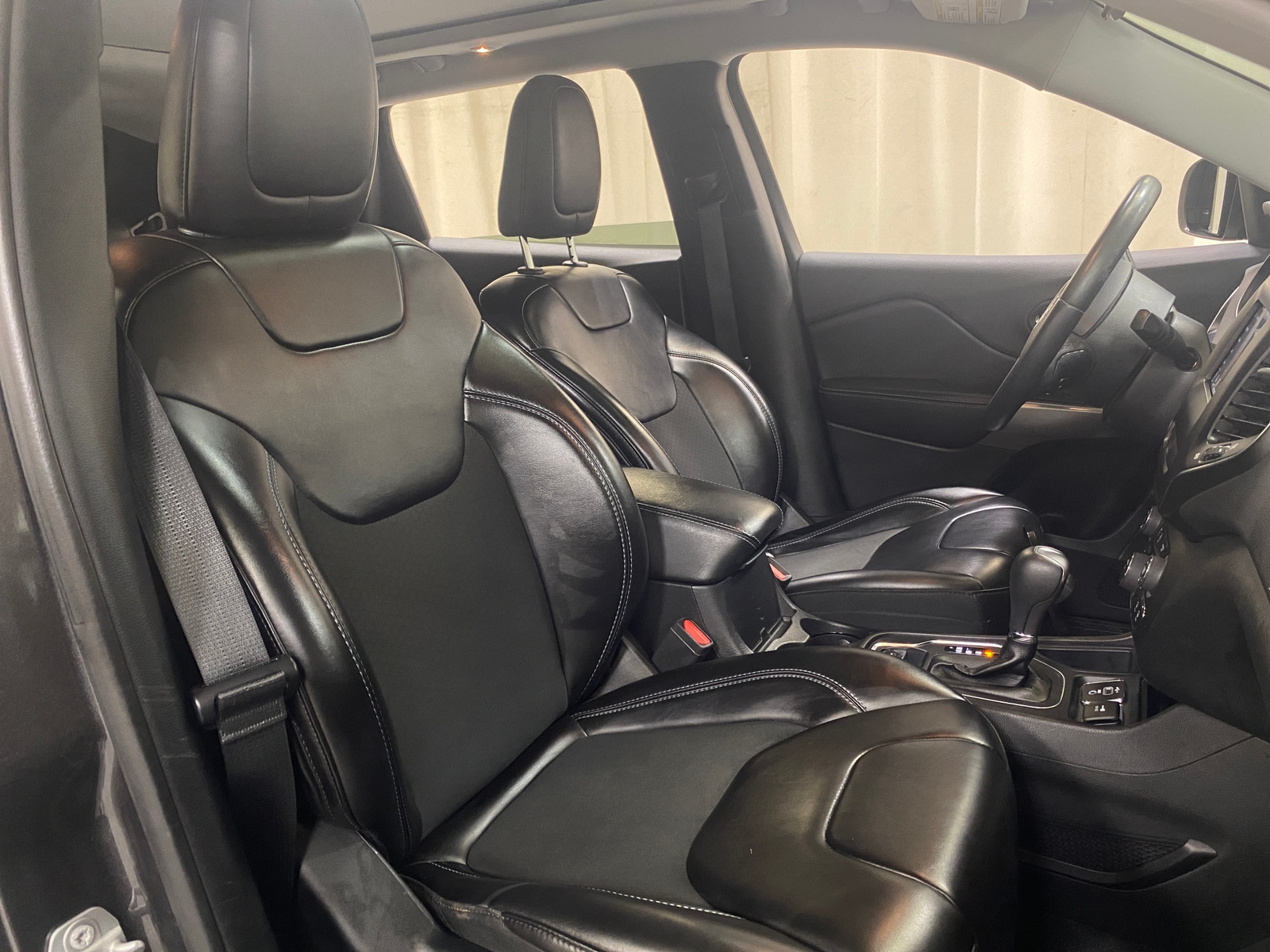Thumbnail: 2019 Jeep Cherokee - 2
