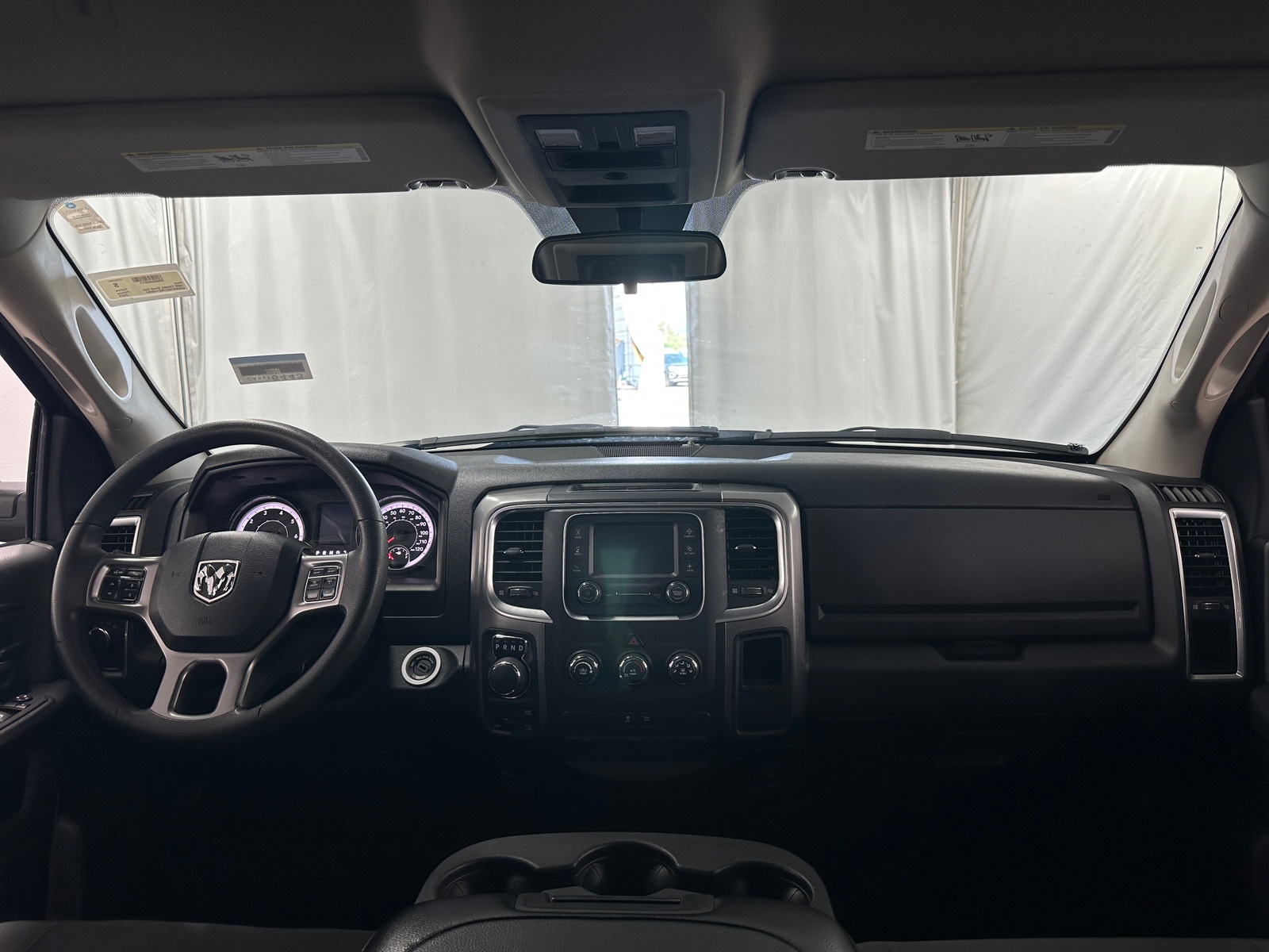 Thumbnail: 2024 RAM 1500 Classic - 3