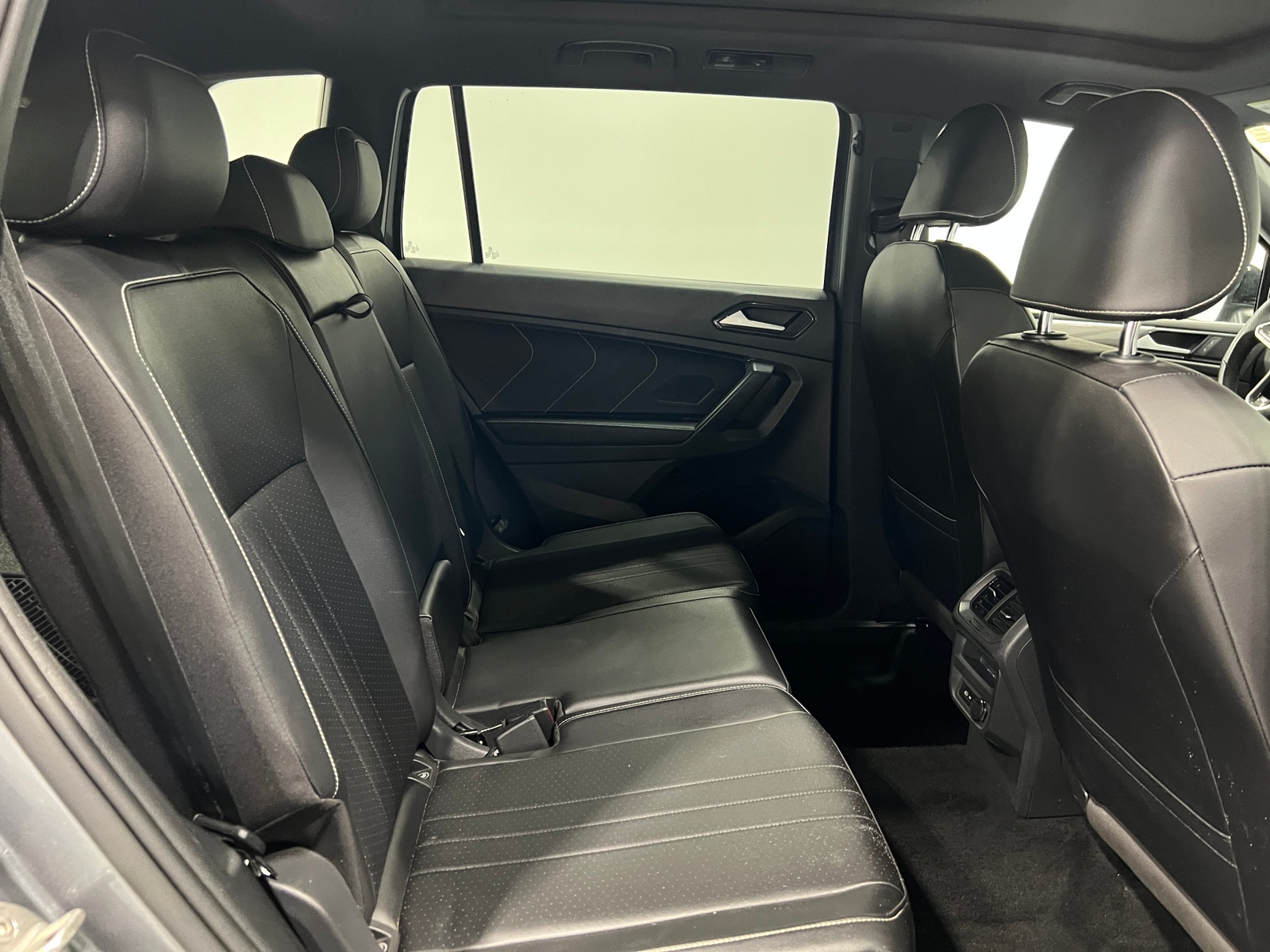 Thumbnail: 2022 Volkswagen Tiguan - 6