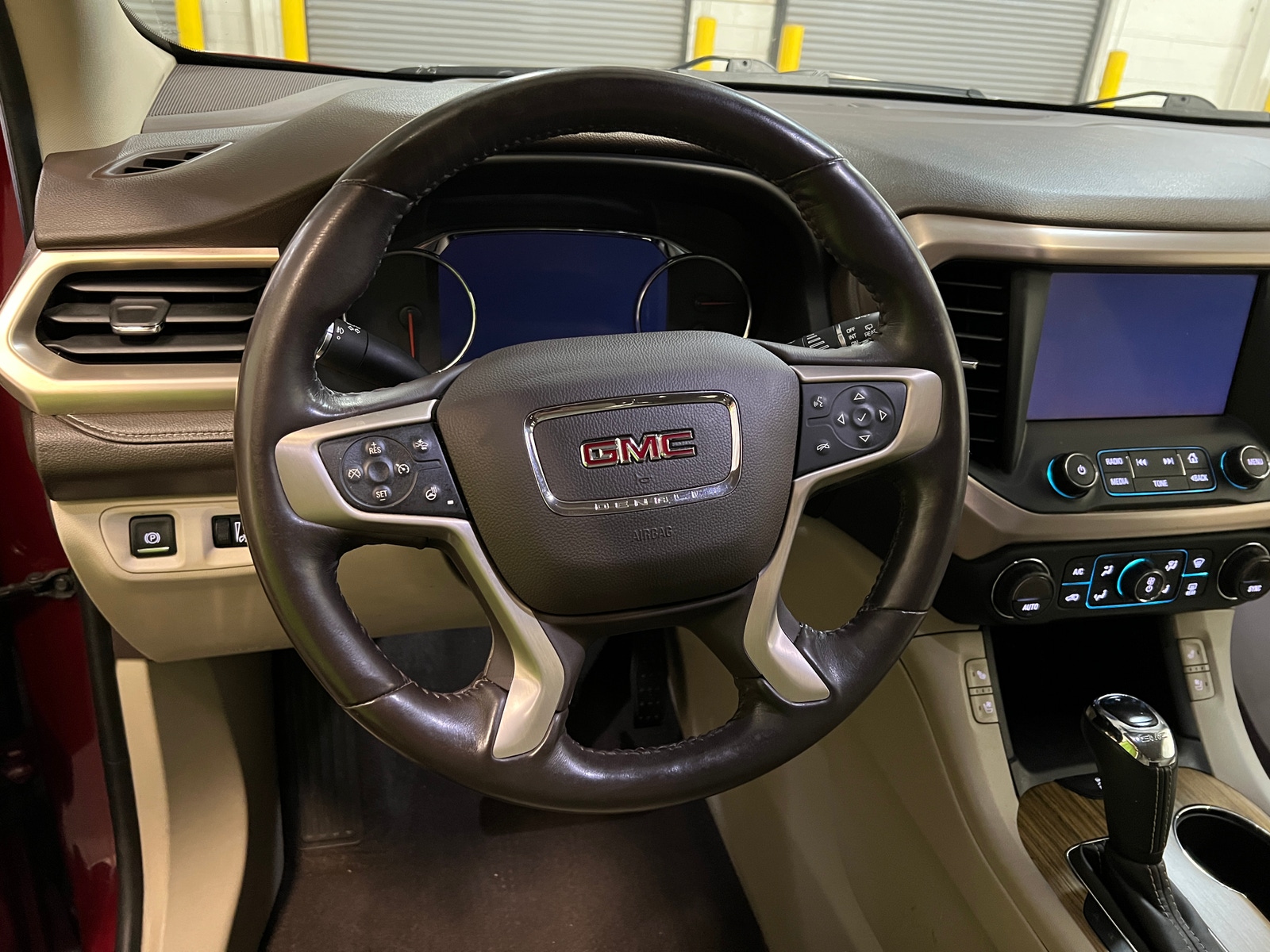 Thumbnail: 2018 GMC Acadia - 4