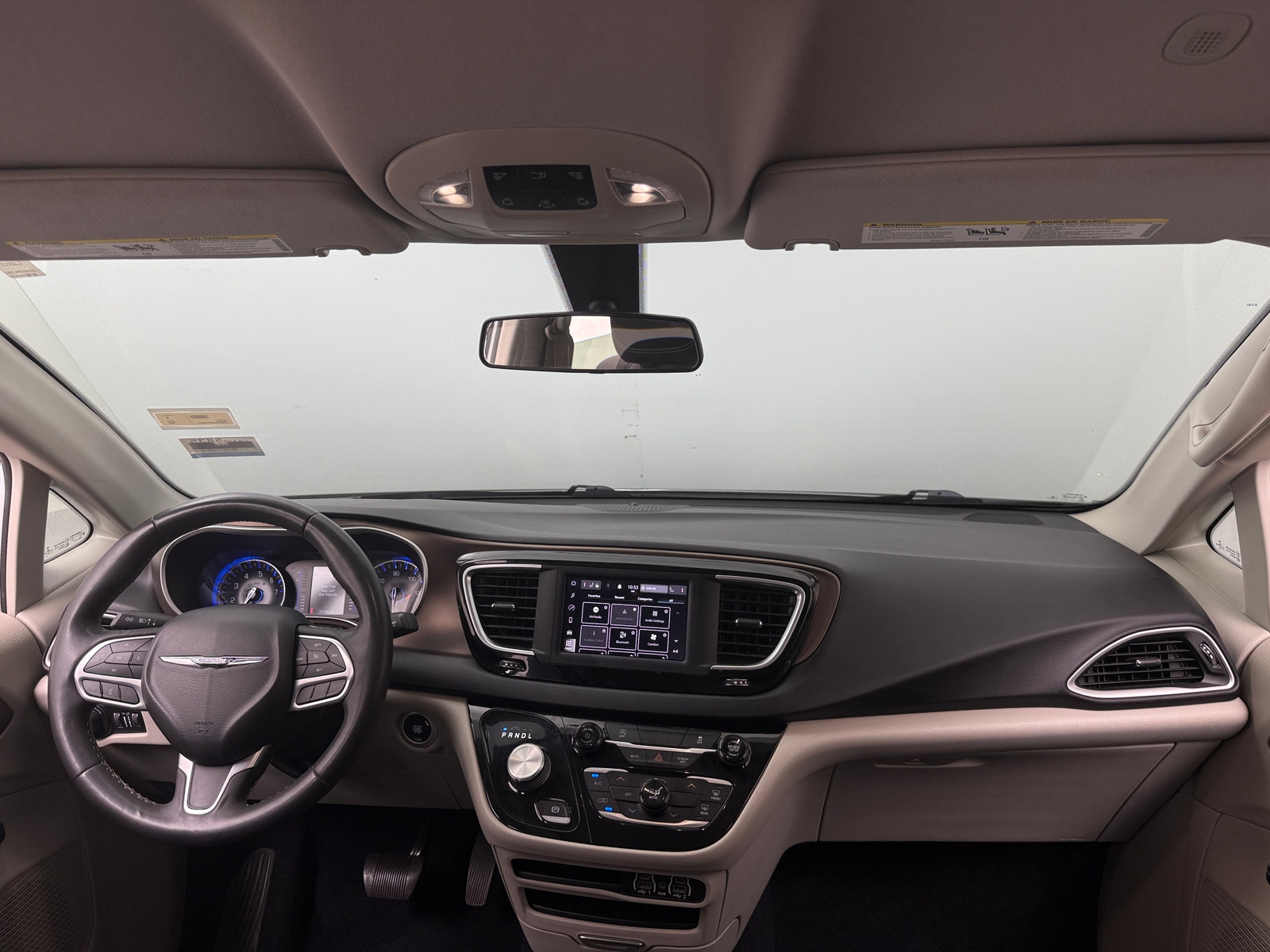 Thumbnail: 2022 Chrysler Voyager - 3