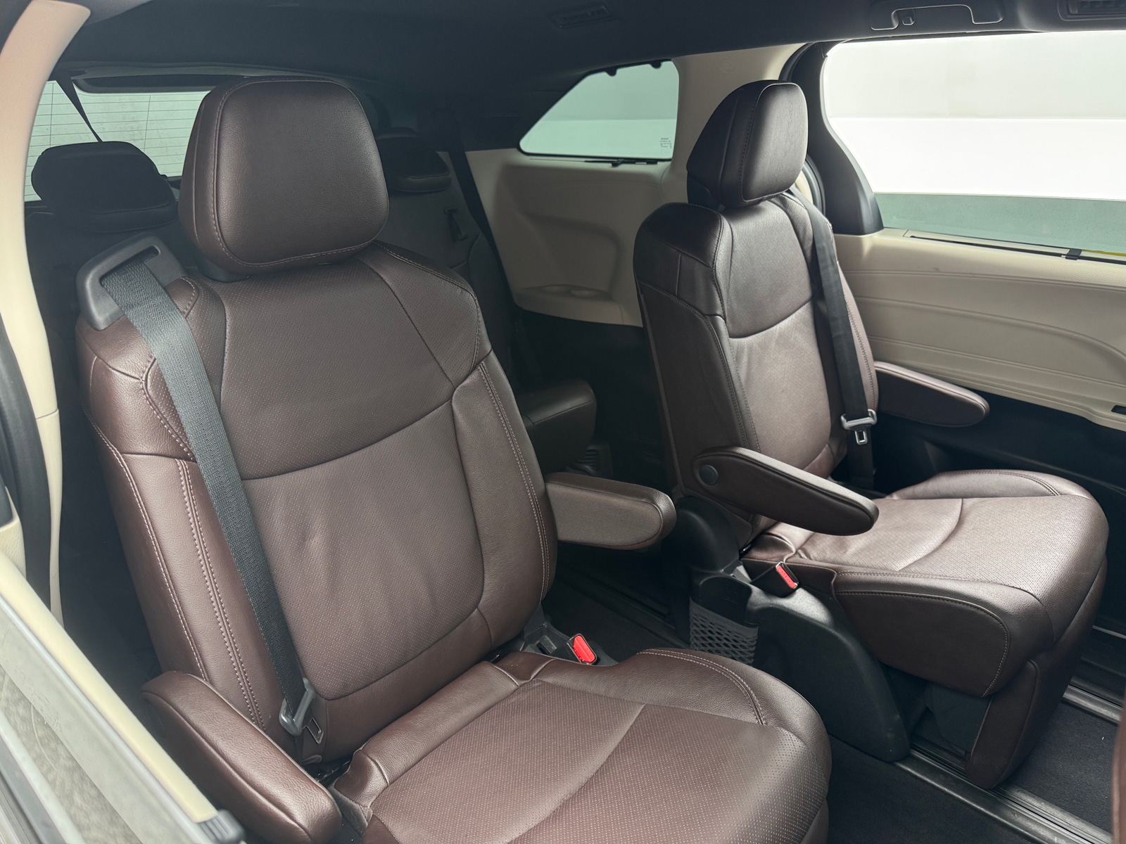 Thumbnail: 2022 Toyota Sienna - 5