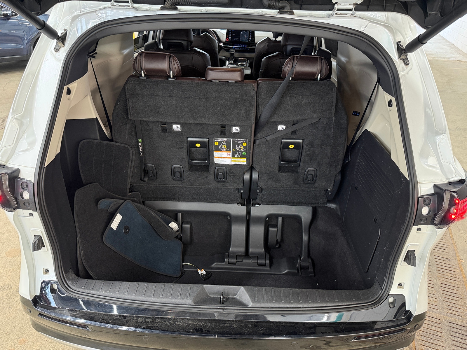 Thumbnail: 2022 Toyota Sienna - 6